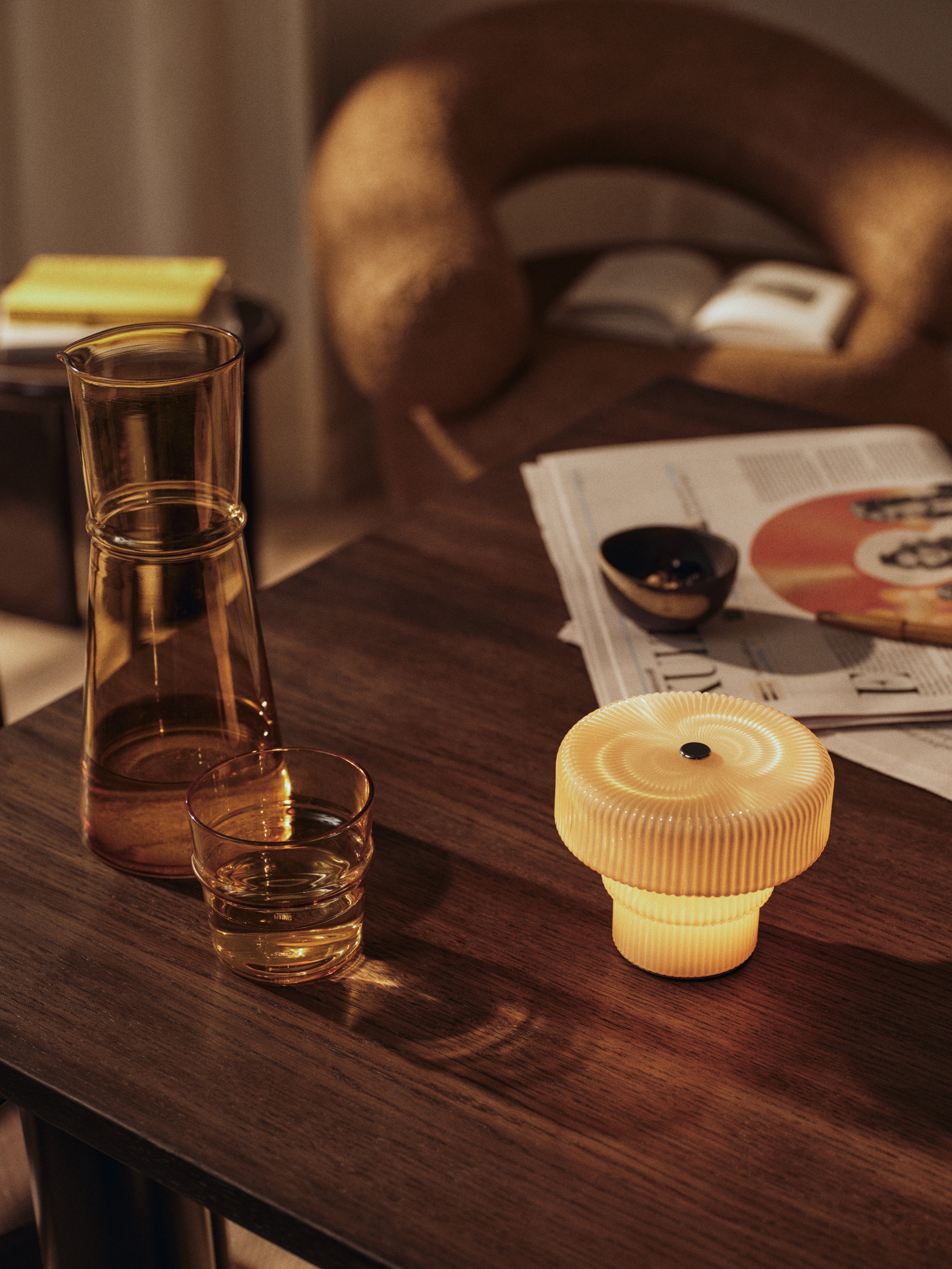 Stół ATURA ciemny dębowy blat z czekoladową podstawą