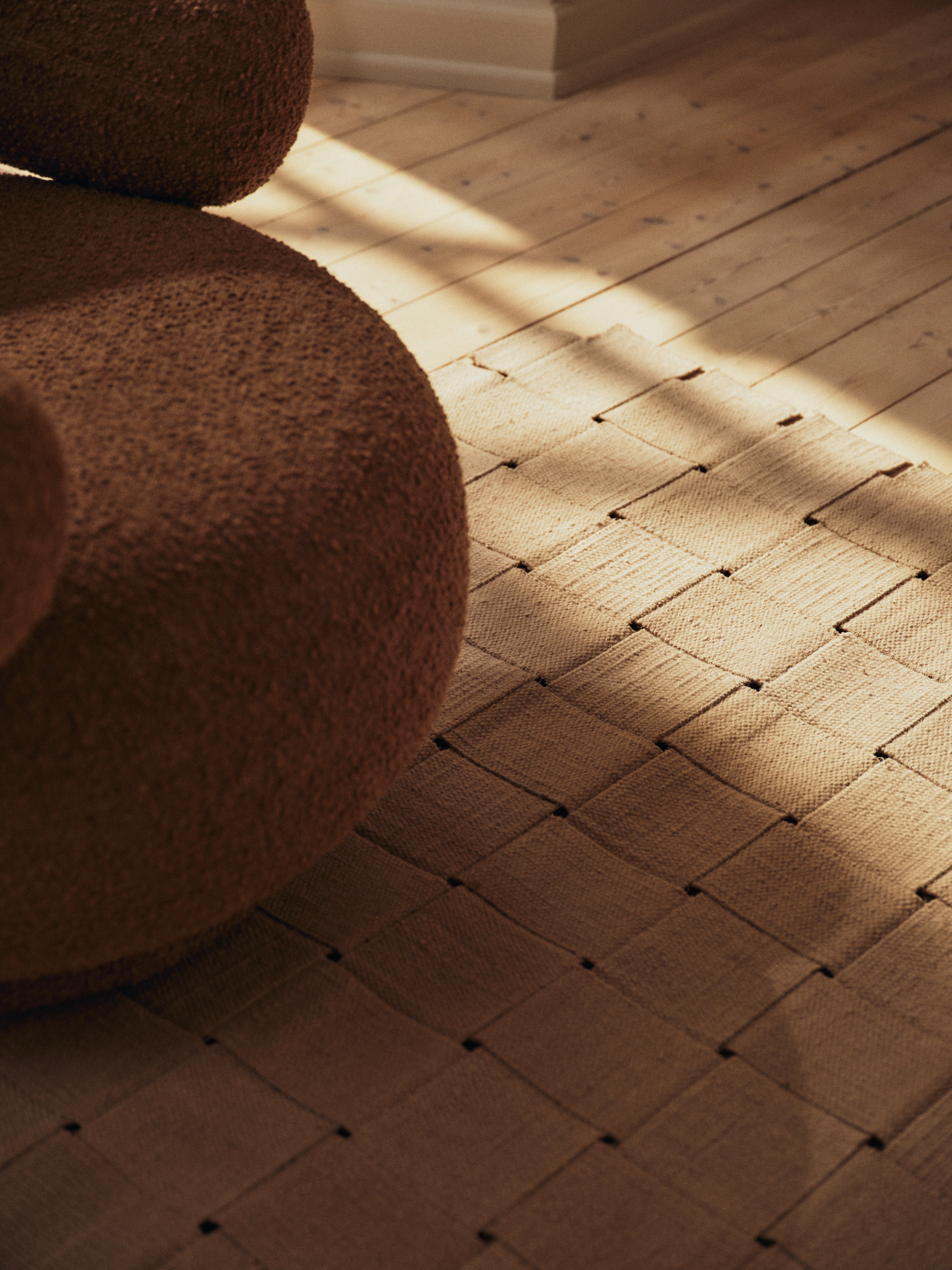 RICO PICCOLO LOUNGE Chair brown boucle