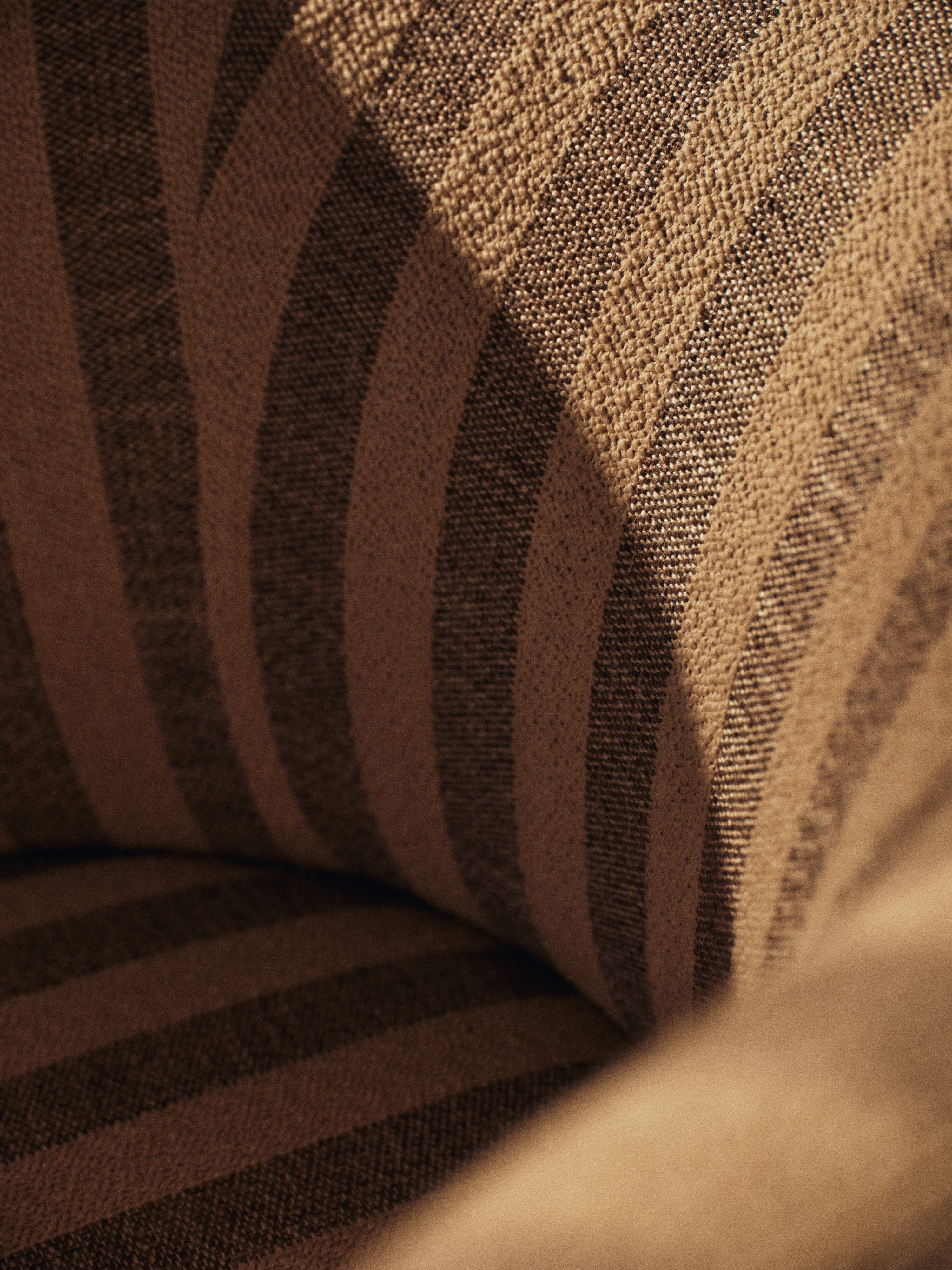 Fotel RICO LOUNGE Louisiana piaskowy ze złamanym białym