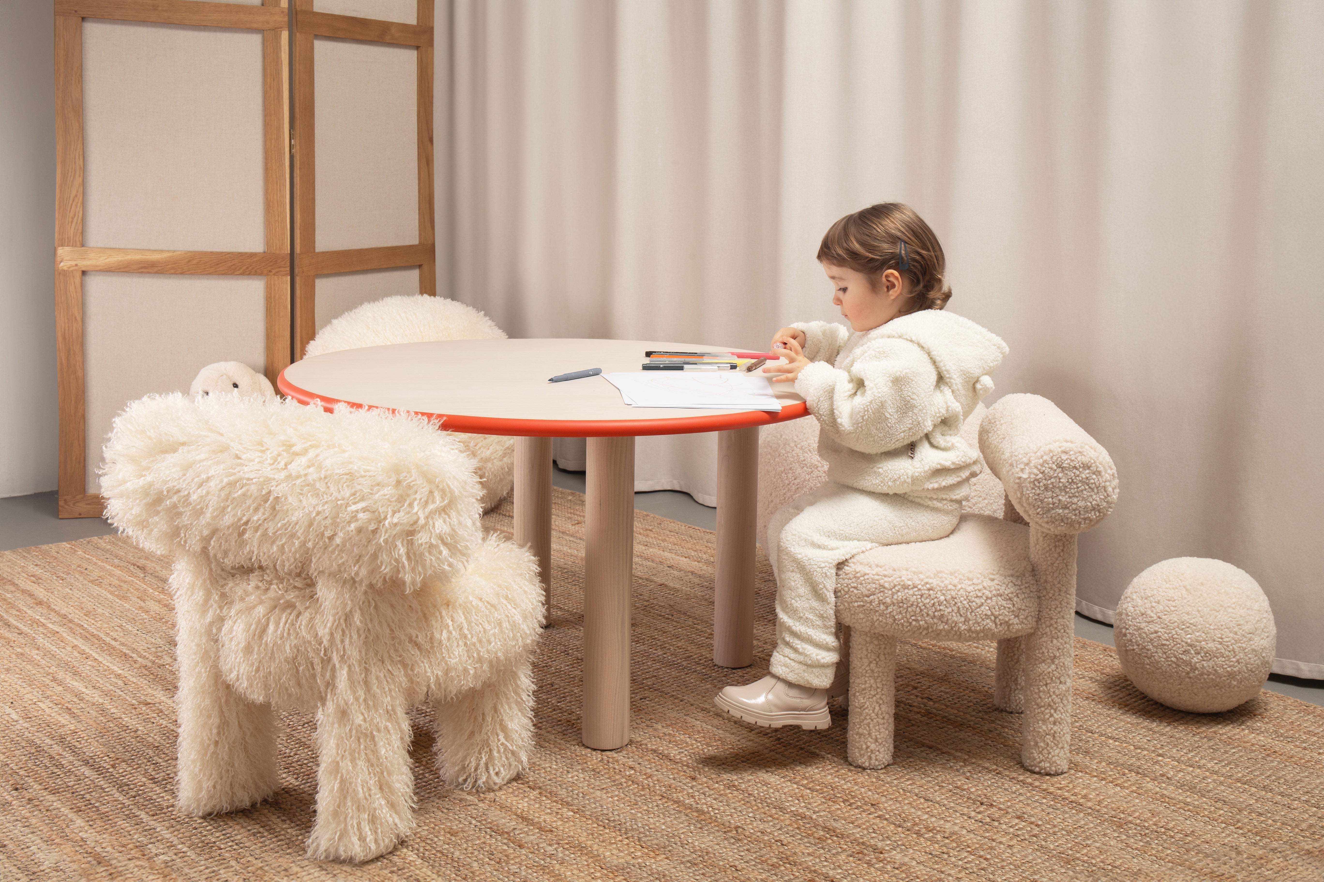 Runder Kindertisch BABY PAUL aus natürlichem Eschenholz