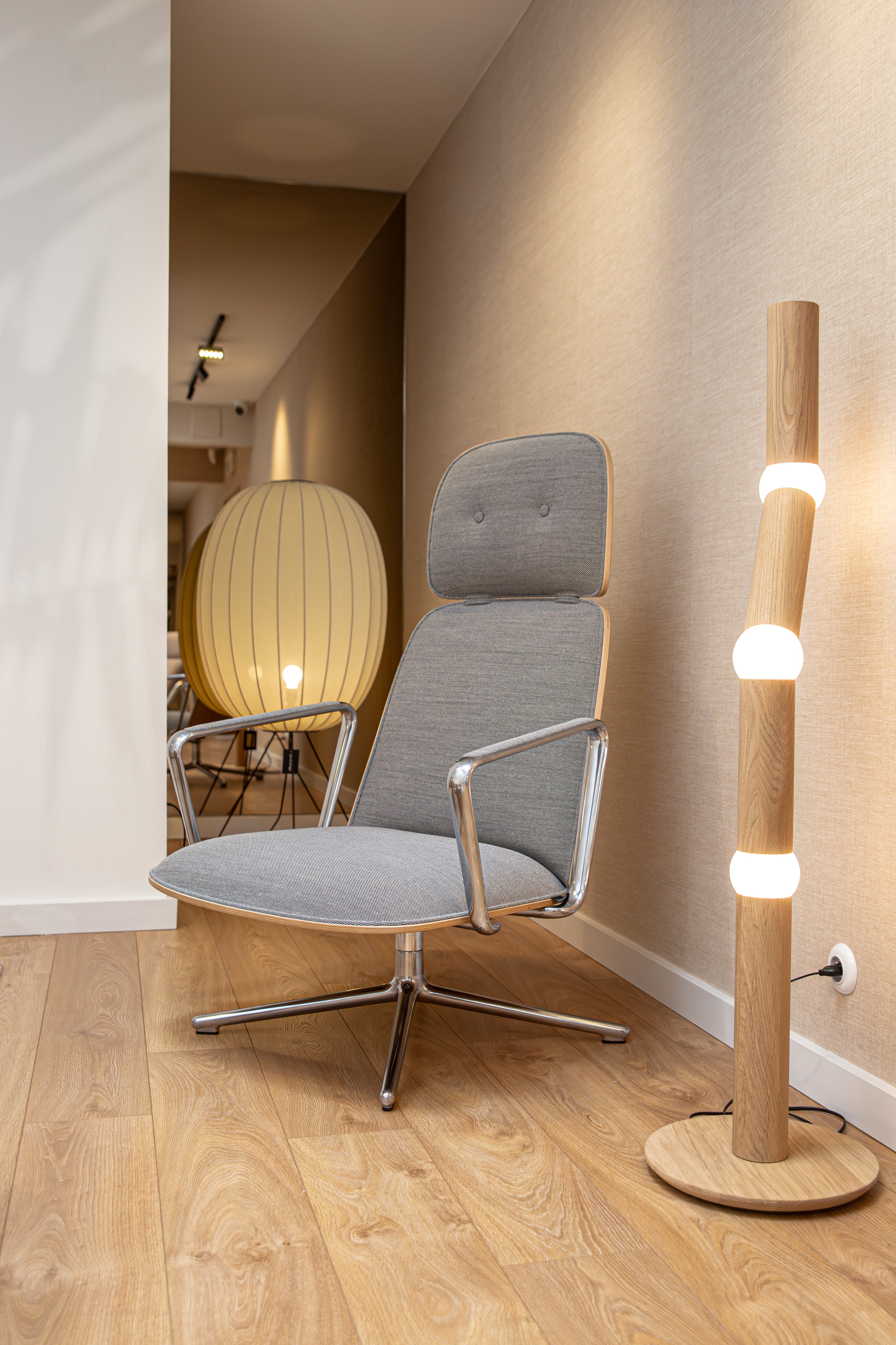 Fotel PAD HIGH SWIVEL aluminiowa podstawa - poekspozycyjny