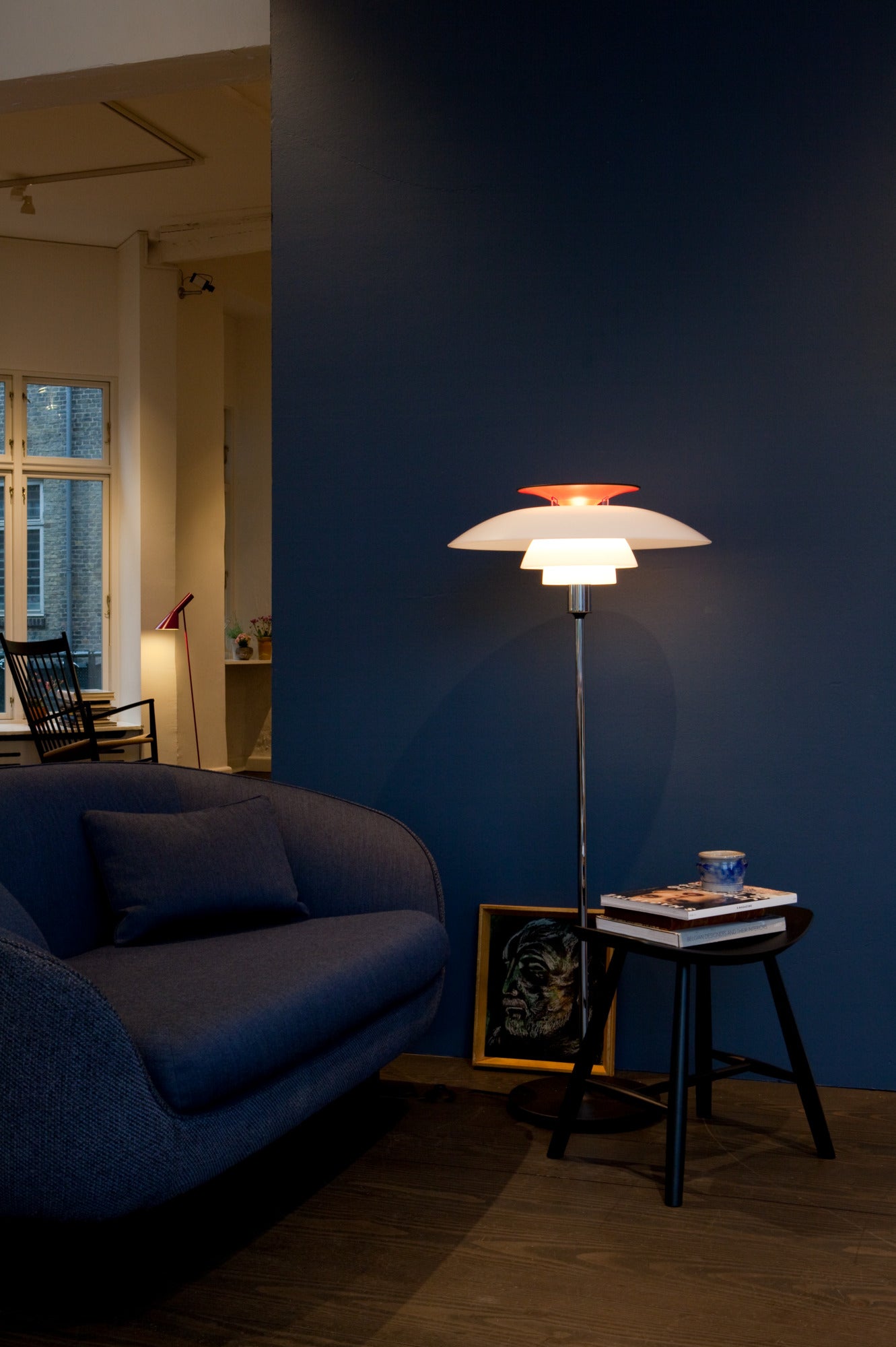 Lampa podłogowa PH 80 biały z chromowaną podstawą