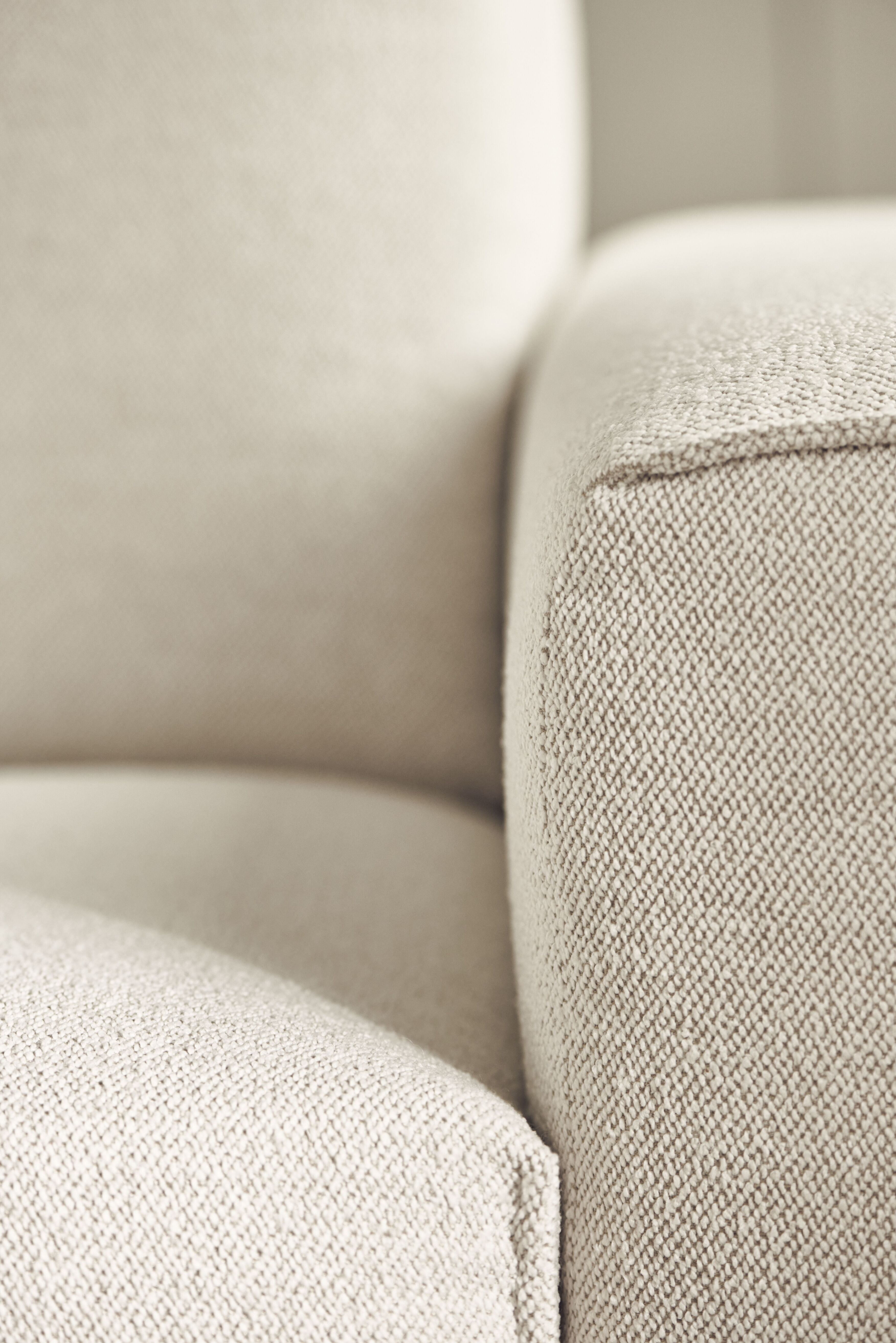 Sofa rozkładana 2,5-osobowa GEST podstawa z bielonego drewna dębowego