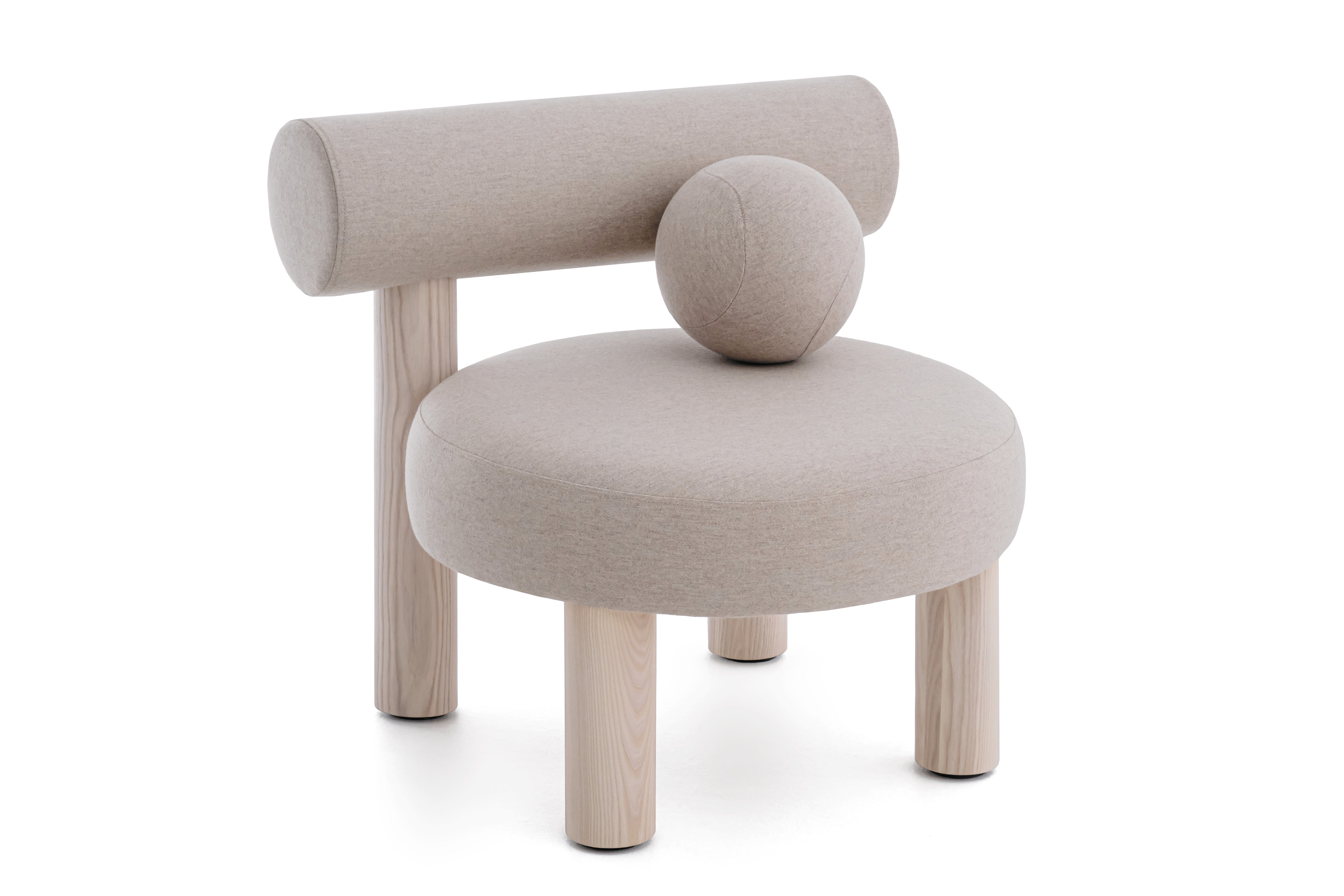 Sessel GROPIUS CS2 gepolstert mit Holzgestell