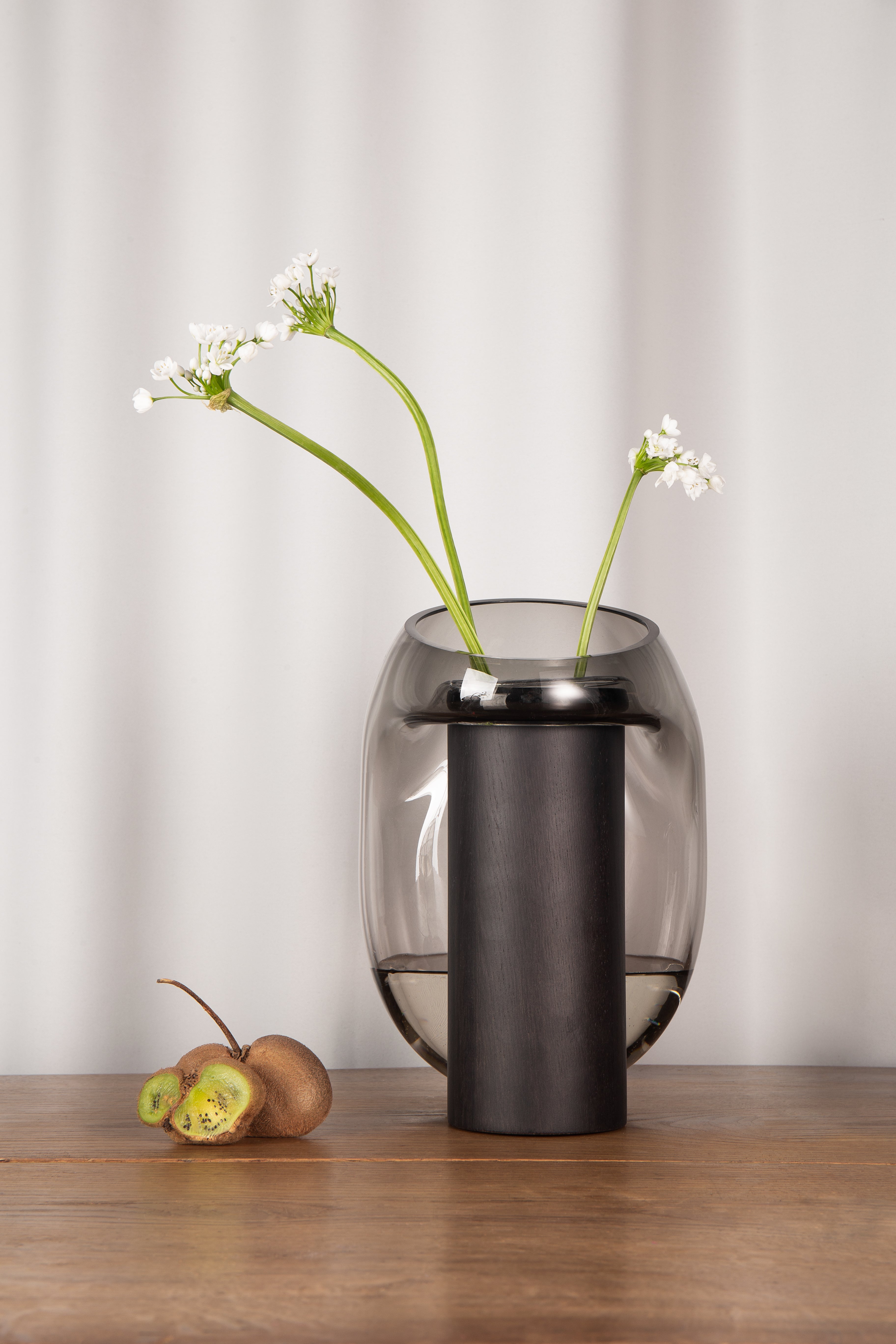 GUTTA BOON vase gray with black