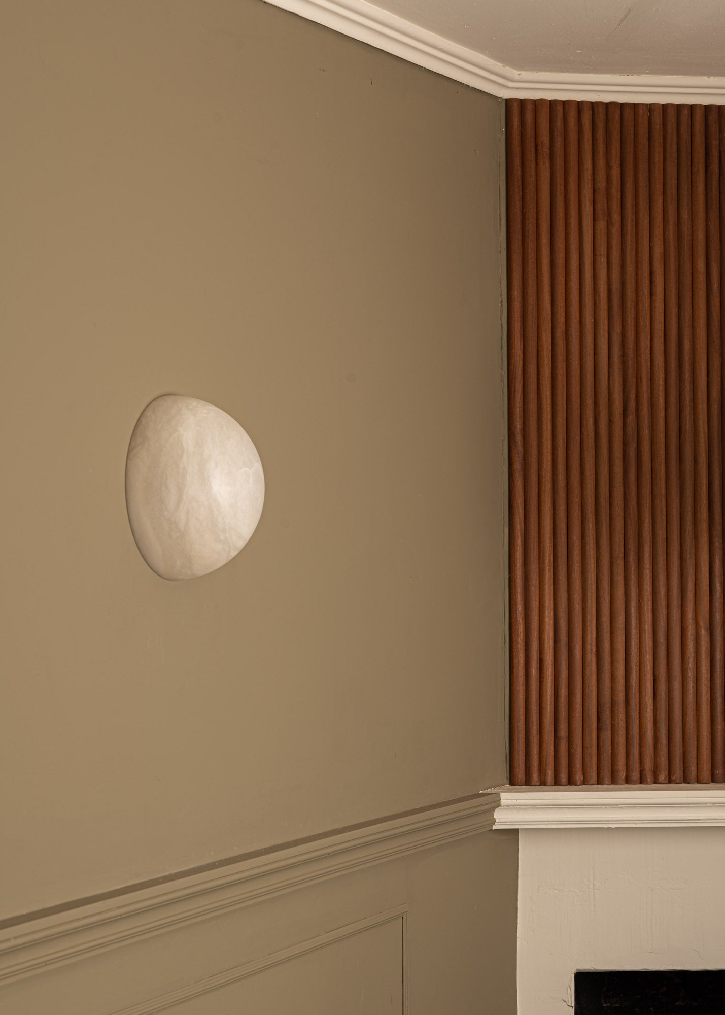 HAVENO Wall Lamp White Alabaster