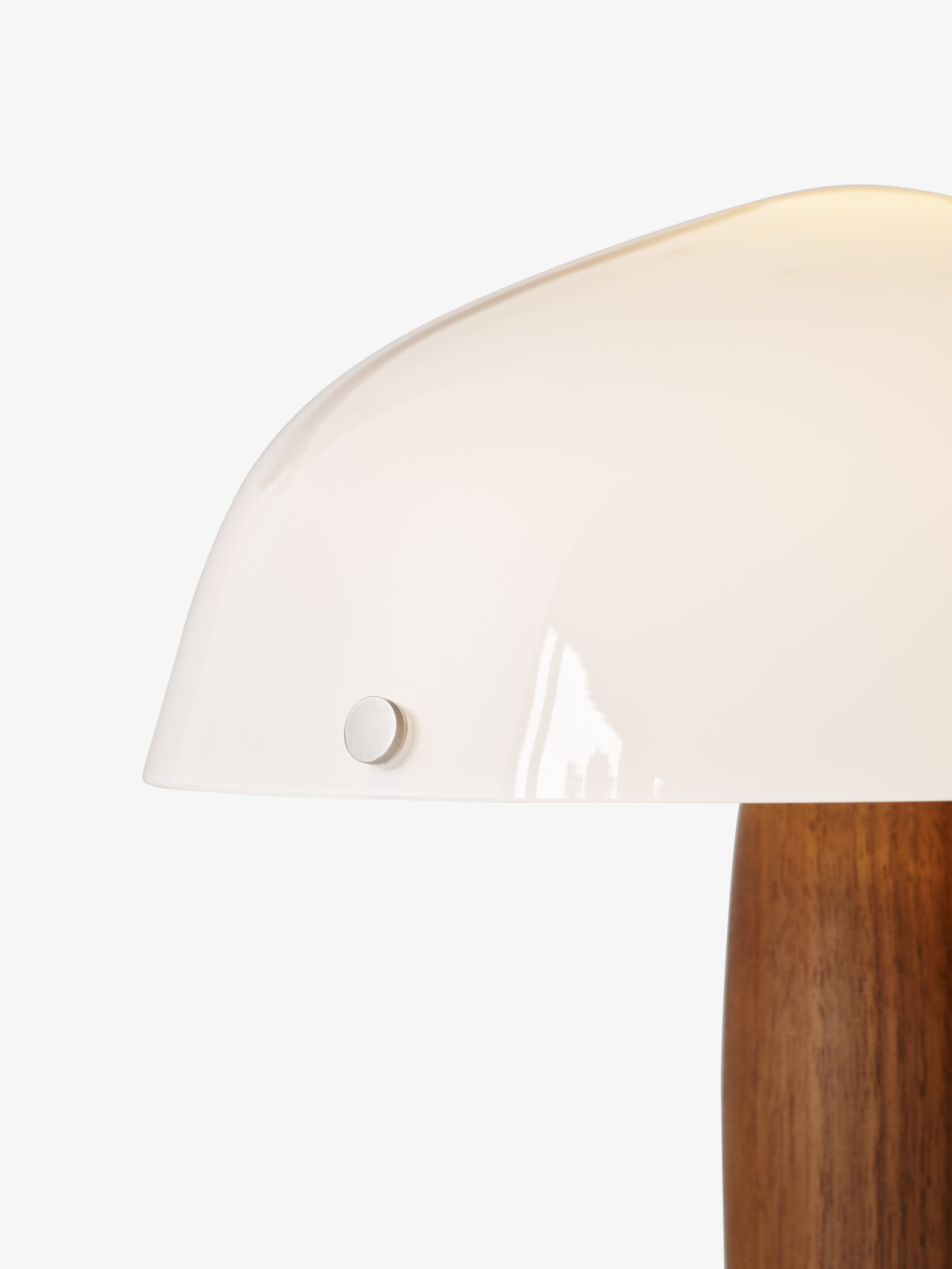 Lampa stołowa HERMAN SHY3 opalowe szkło z orzechowym drewnem i kremową marmurową podstawą