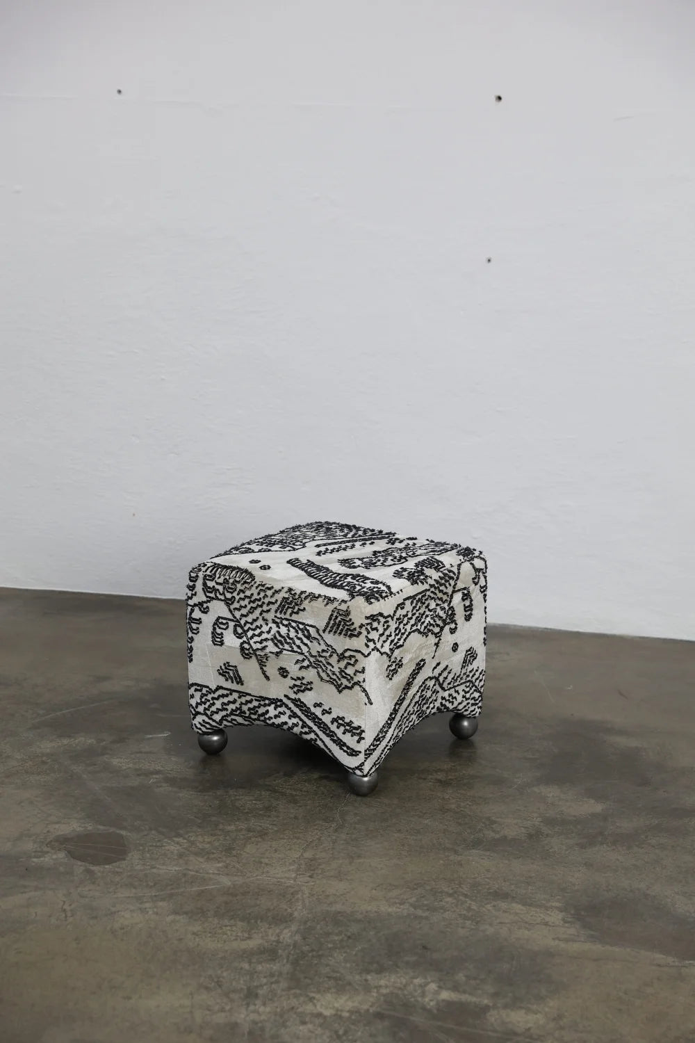 Puf ARC SMALL tapicerowany