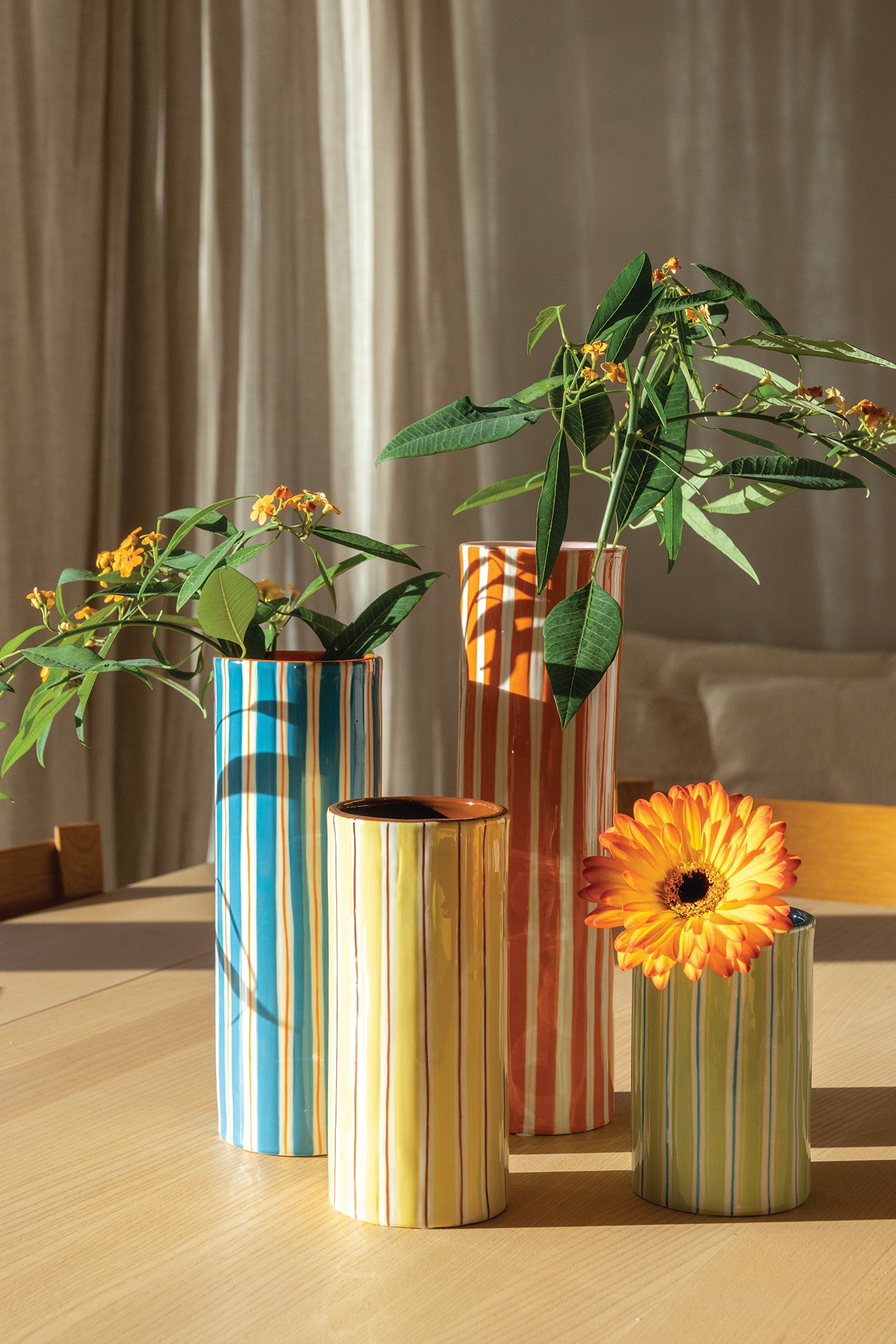 RAY vase orange with white and pink