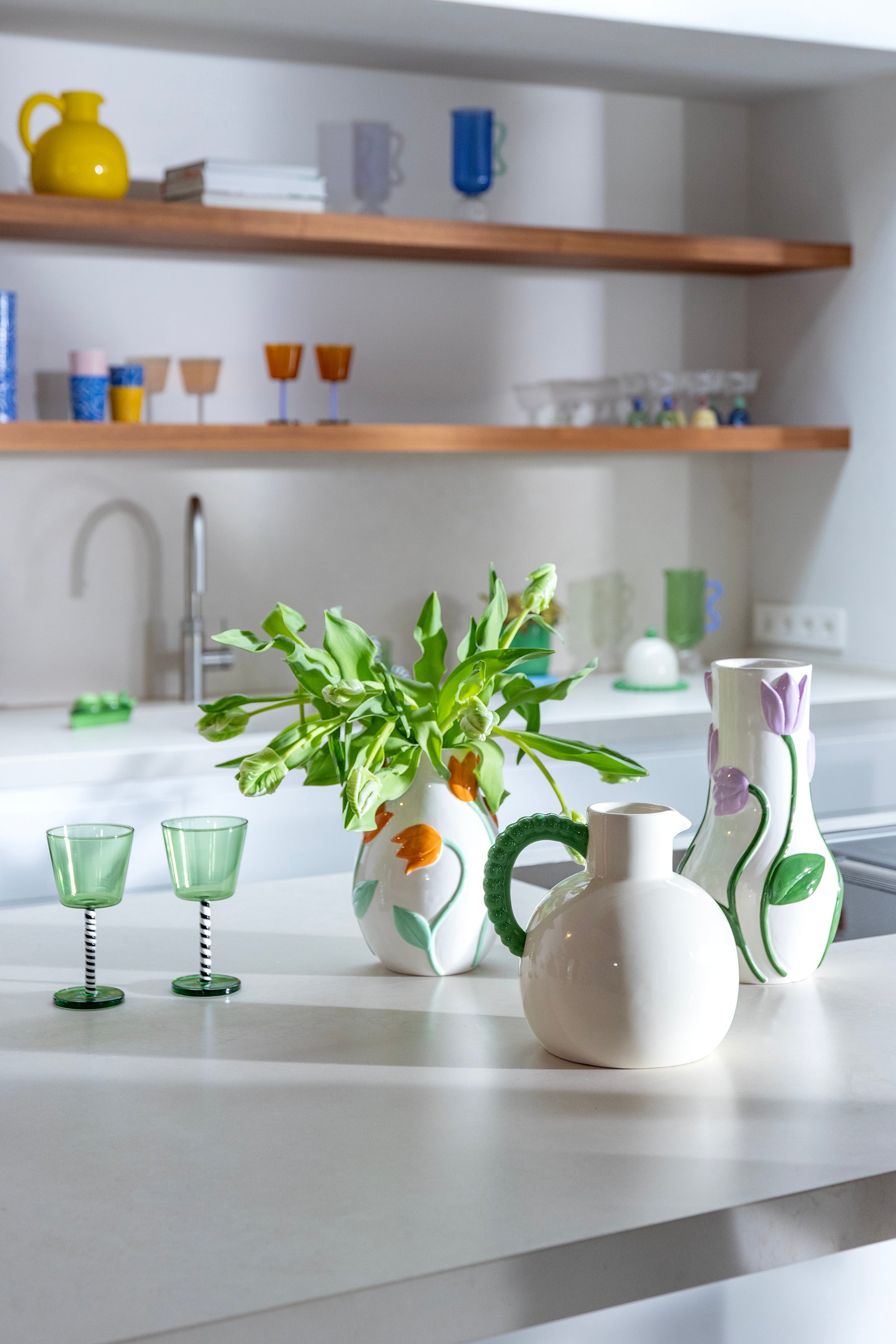 Dzbanek PERLE kremowy z zielonym uchwytem