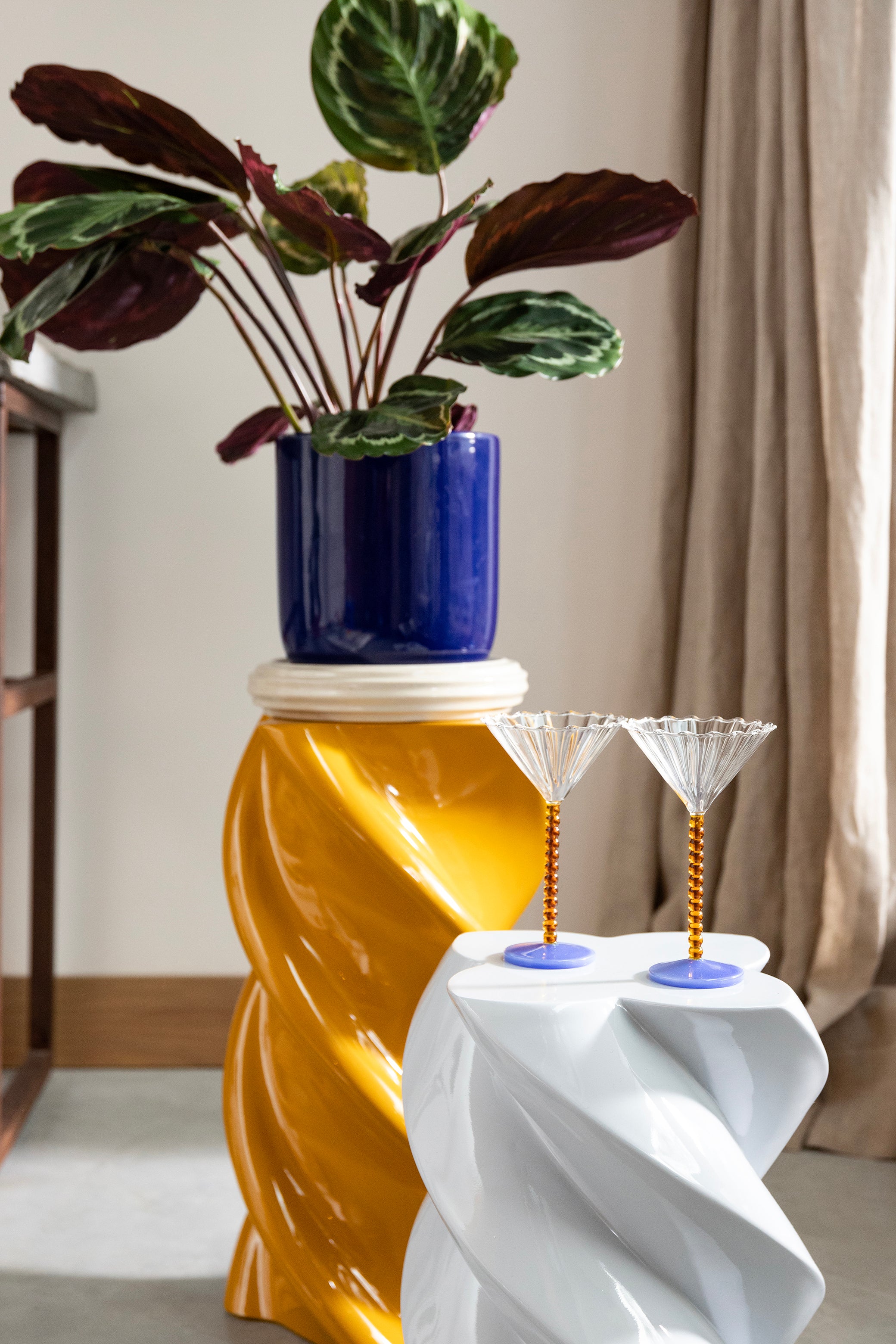 MARSHMALLOW side table in orchid