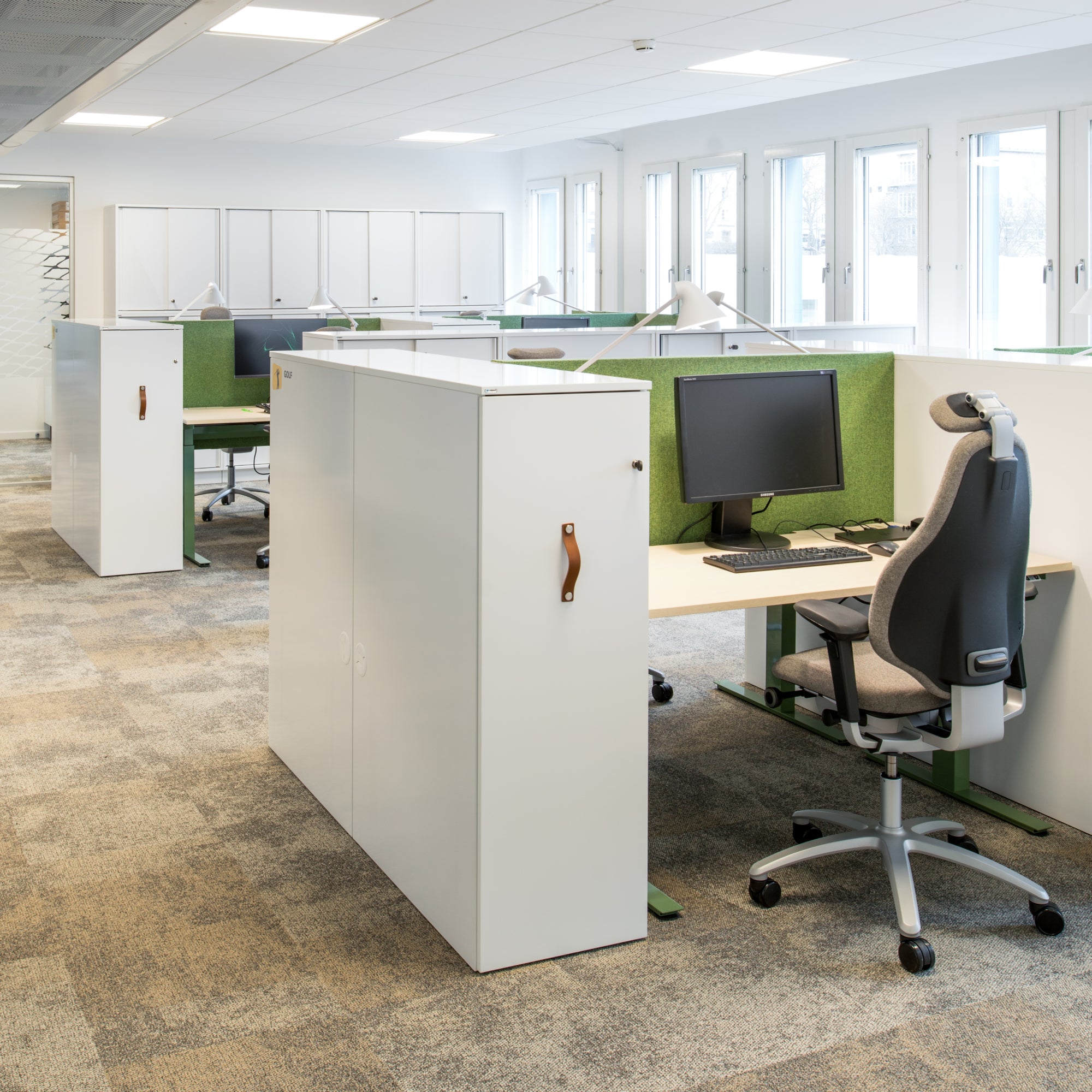 NJP table lamp white