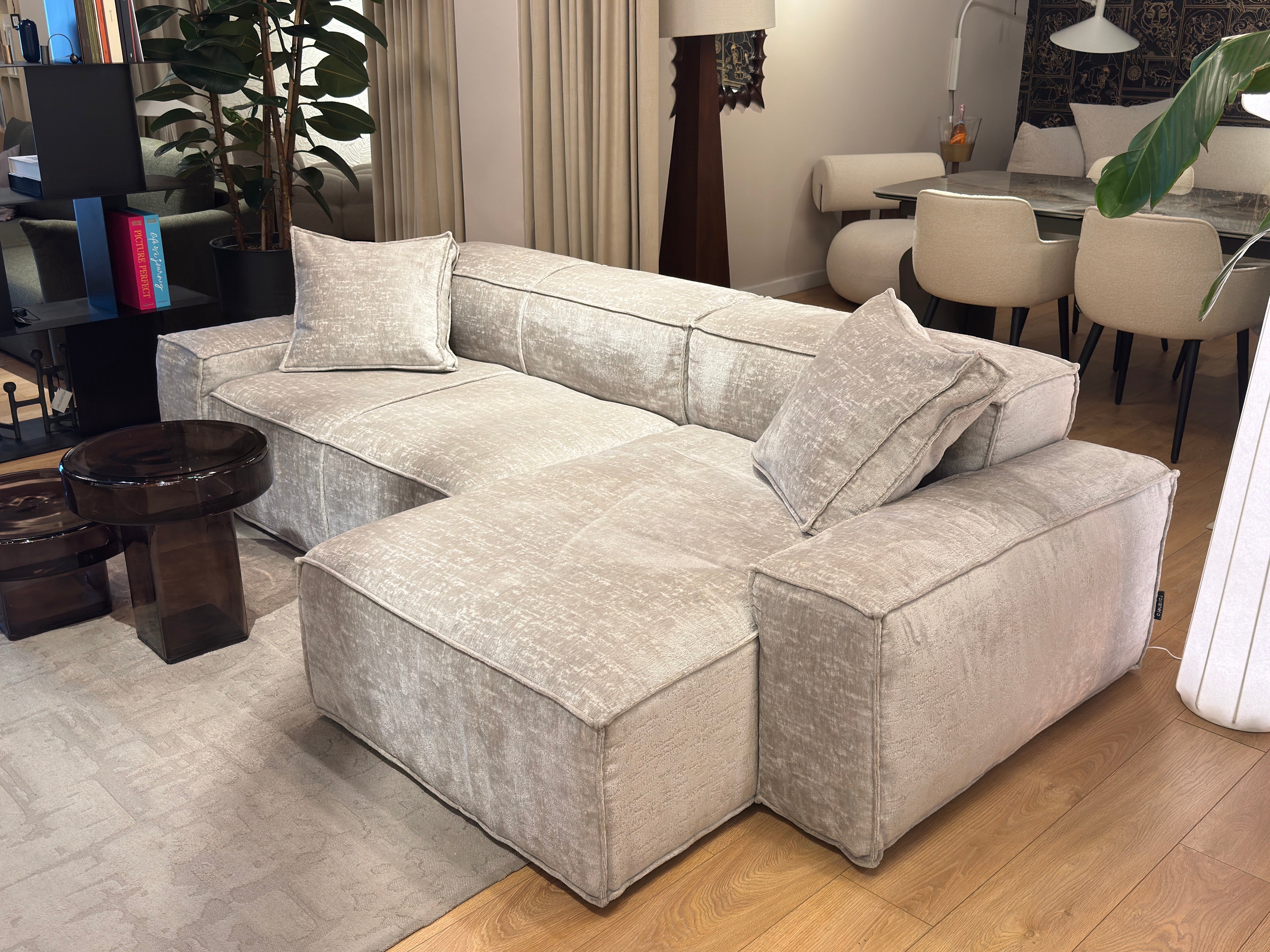 Narożnik z 2 poduszkami CUSHIONS szary w tkaninie Smeraldo - poekspozycyjny