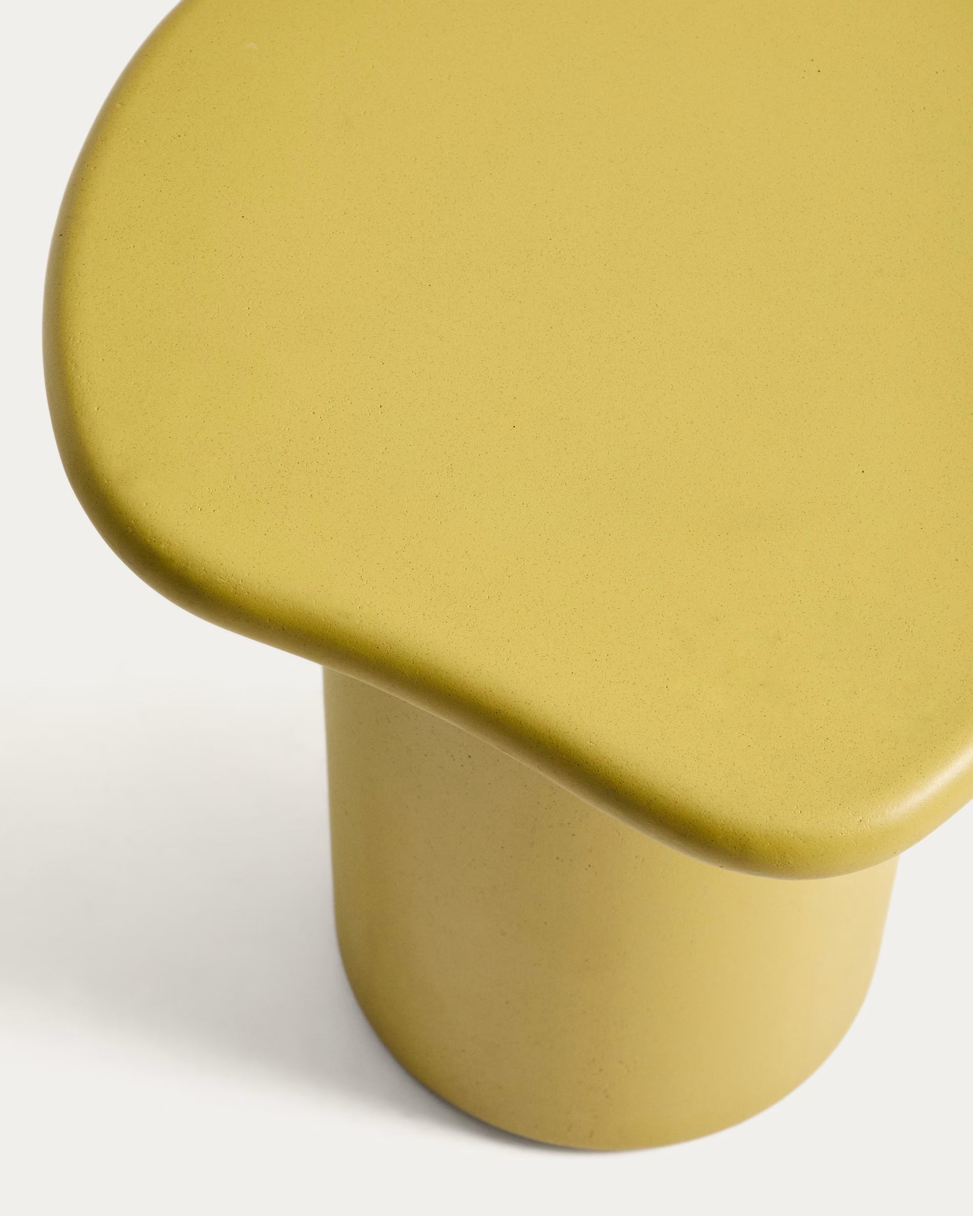 MACARELLA mustard outdoor side table cement
