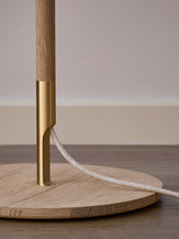 Lampa podłogowa MODEL 328 LK 80 biały z ciemną dębową podstawą