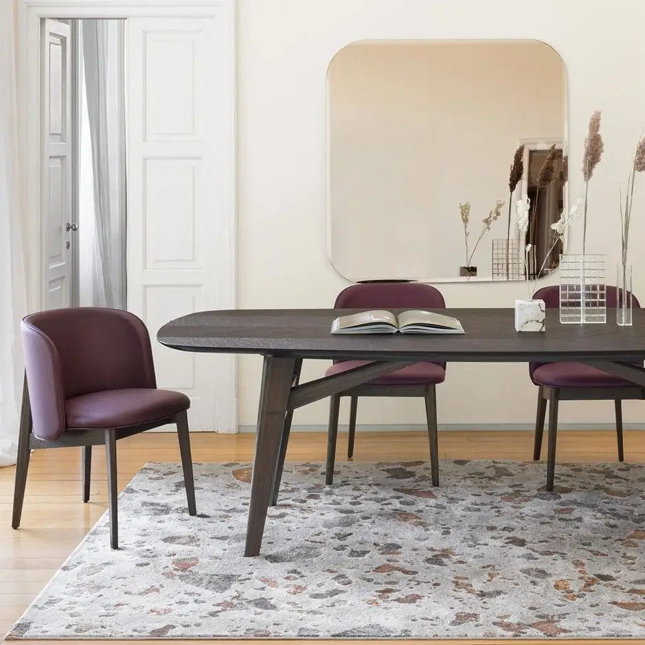 Sessel mit Armlehnen ABREY gepolstert mit dunklem Holzgestell