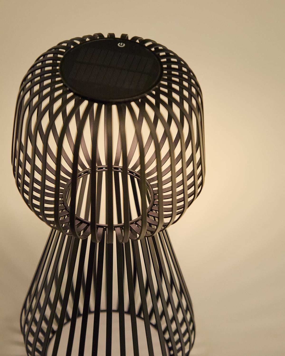 Lampa stołowa ogrodowa solarna REIBA zielony metal – ujęcie 8