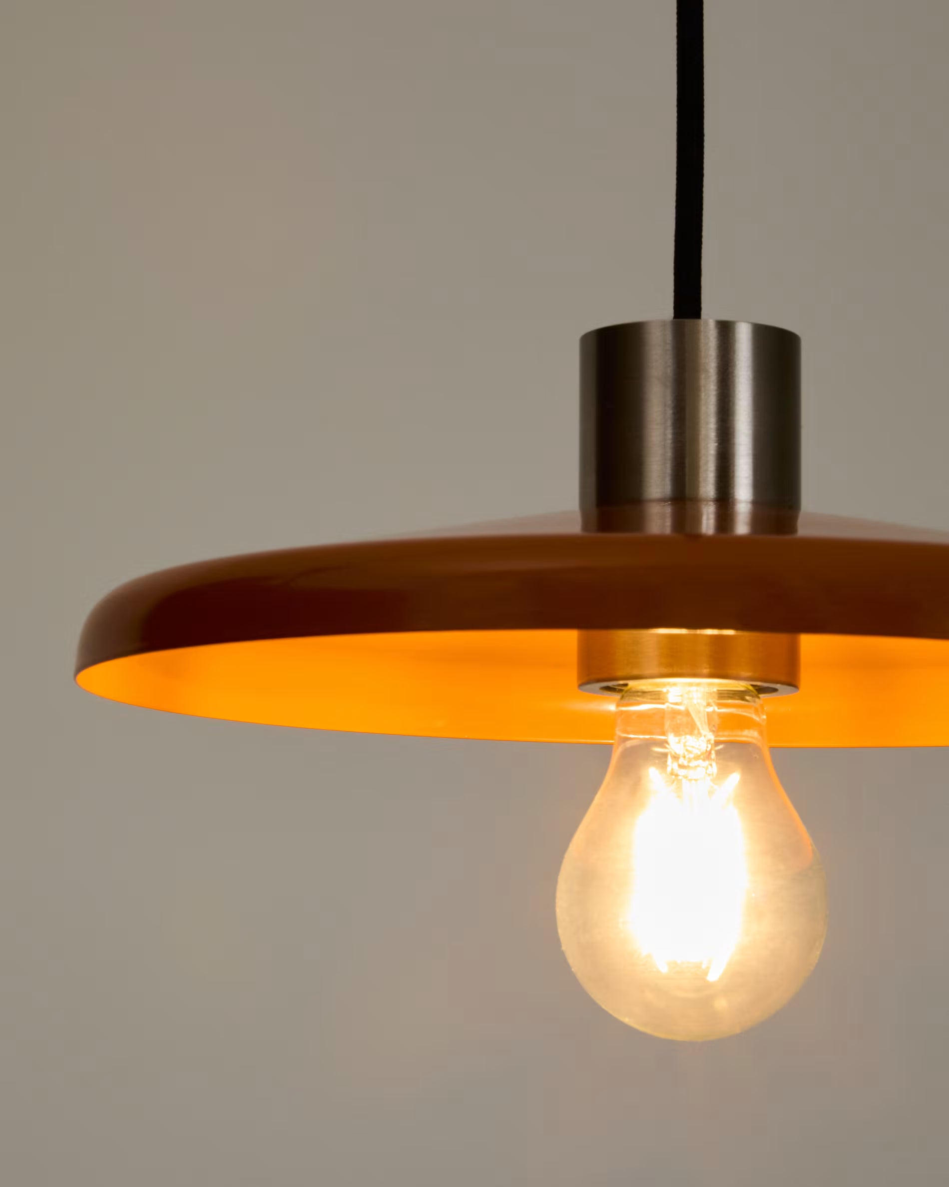 Pendelleuchte NUVIRA orange mit Silber
