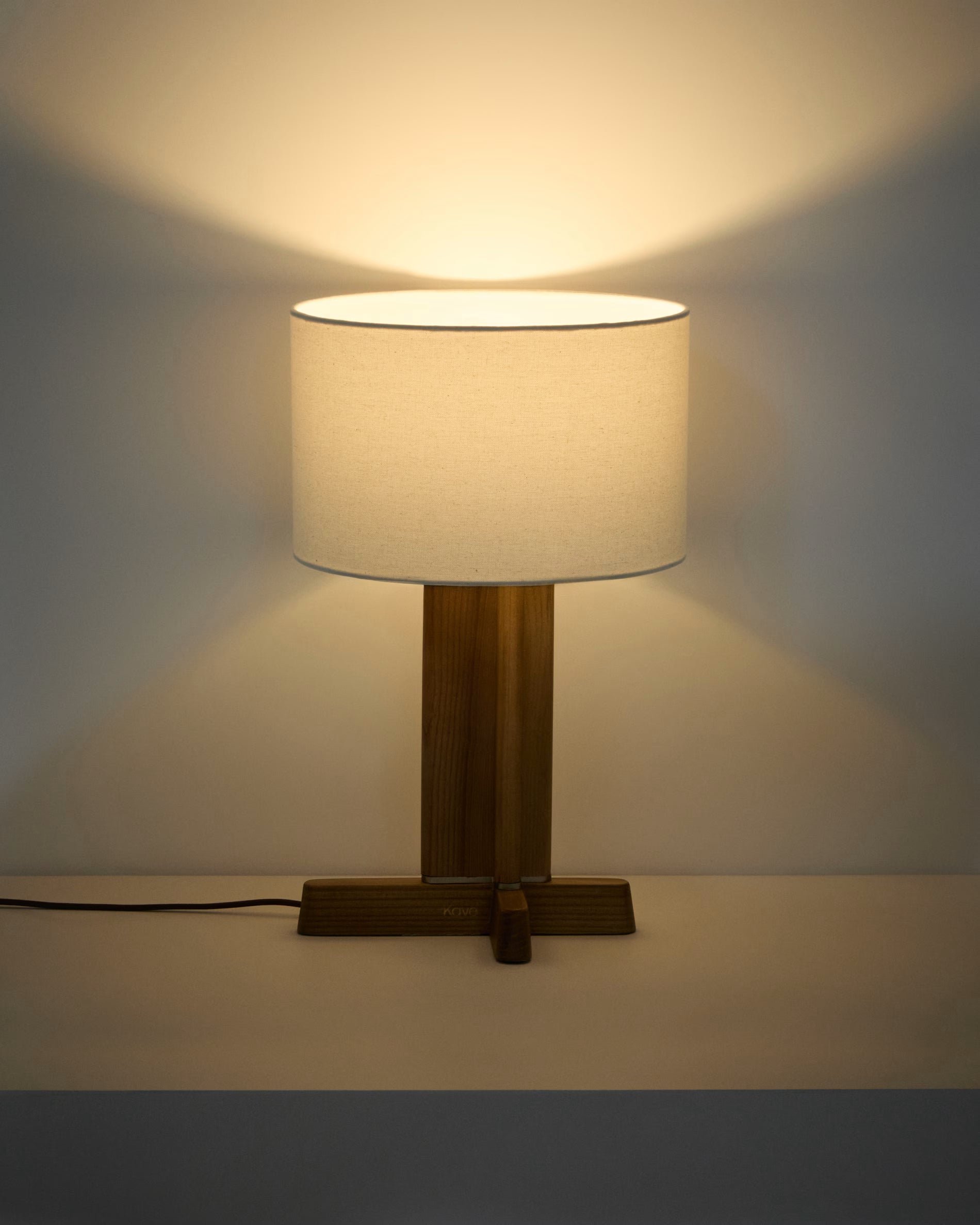 Lampa stołowa NIANI szary z drewnianą podstawą