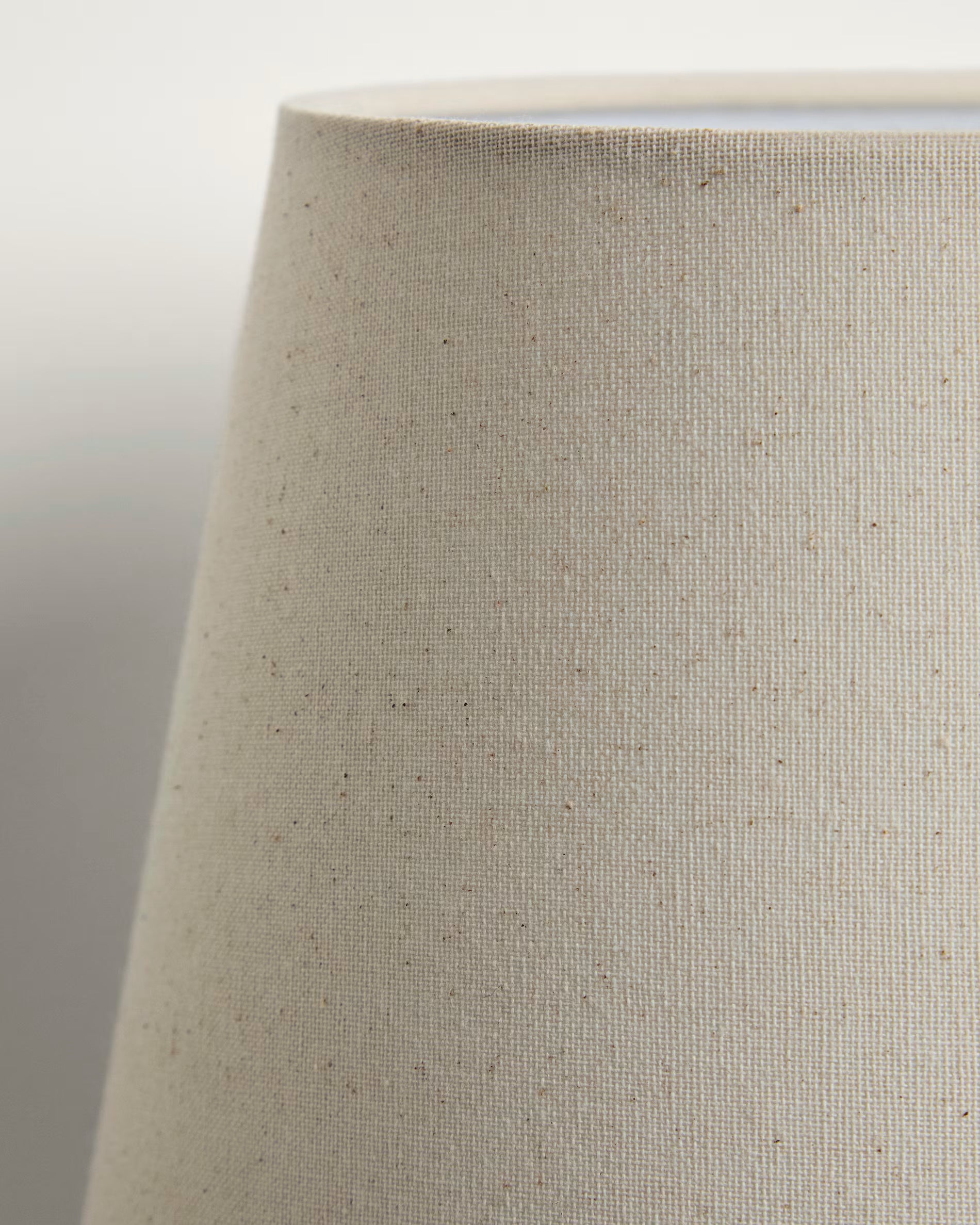 Tischlampe ODRA beige mit grünem Sockel