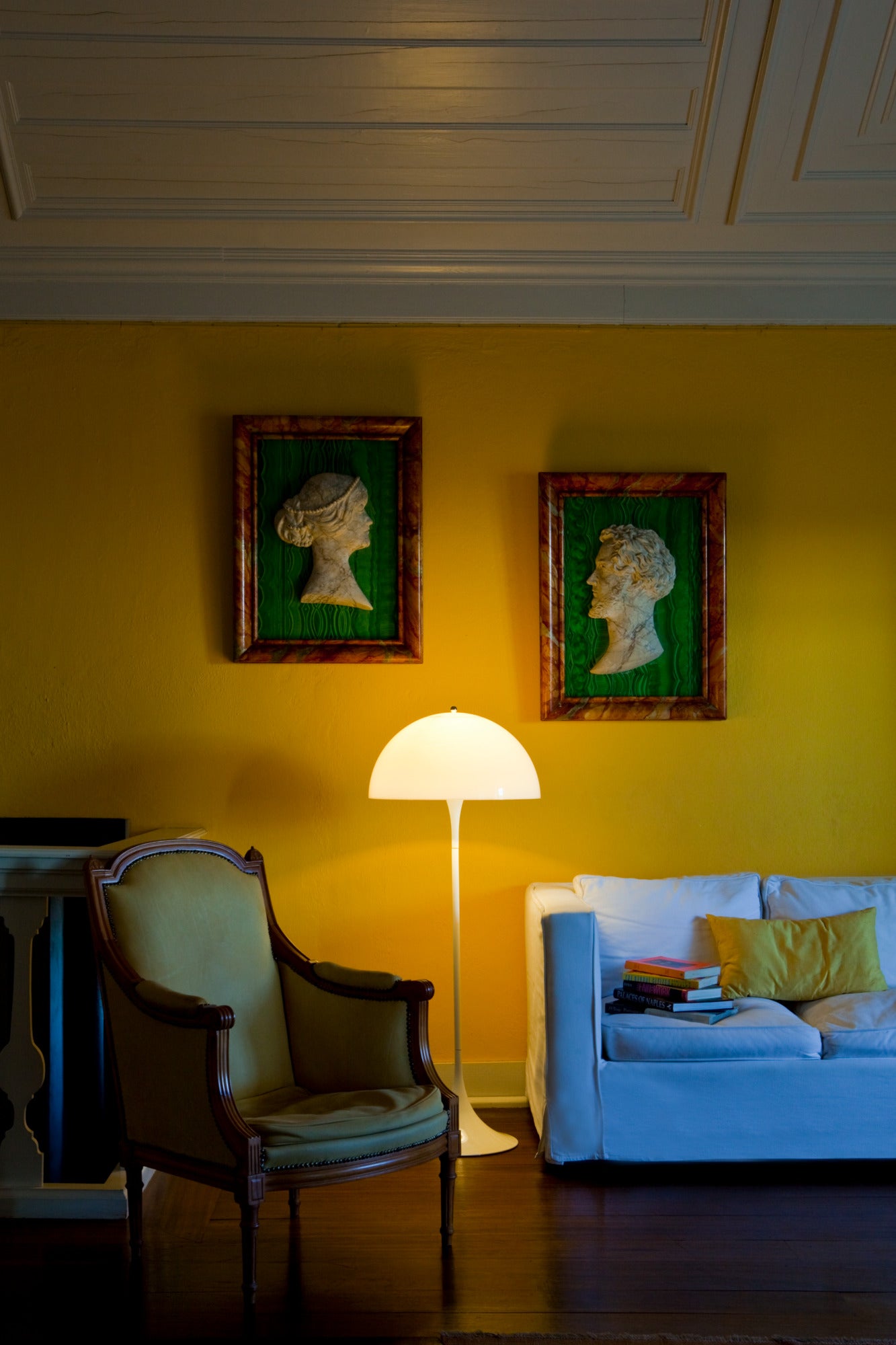 Lampa podłogowa PANTHELLA biały