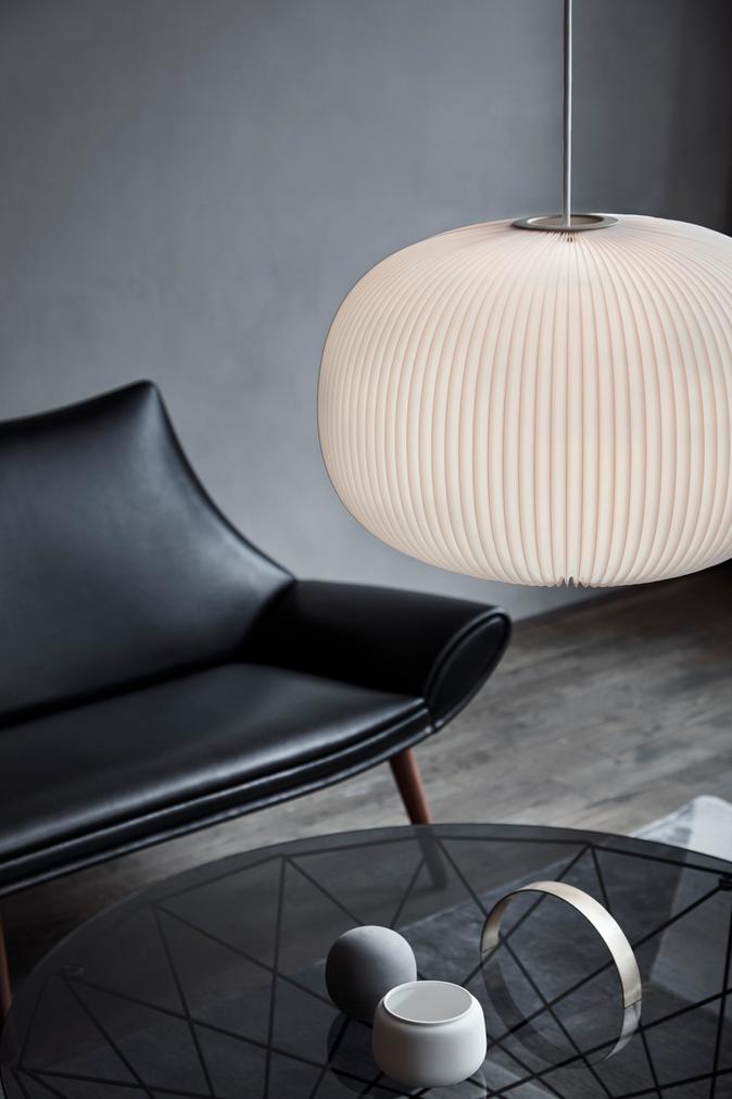 Pendelleuchte MODELL 132 LAMELLA 1 weiß mit goldener Veredelung