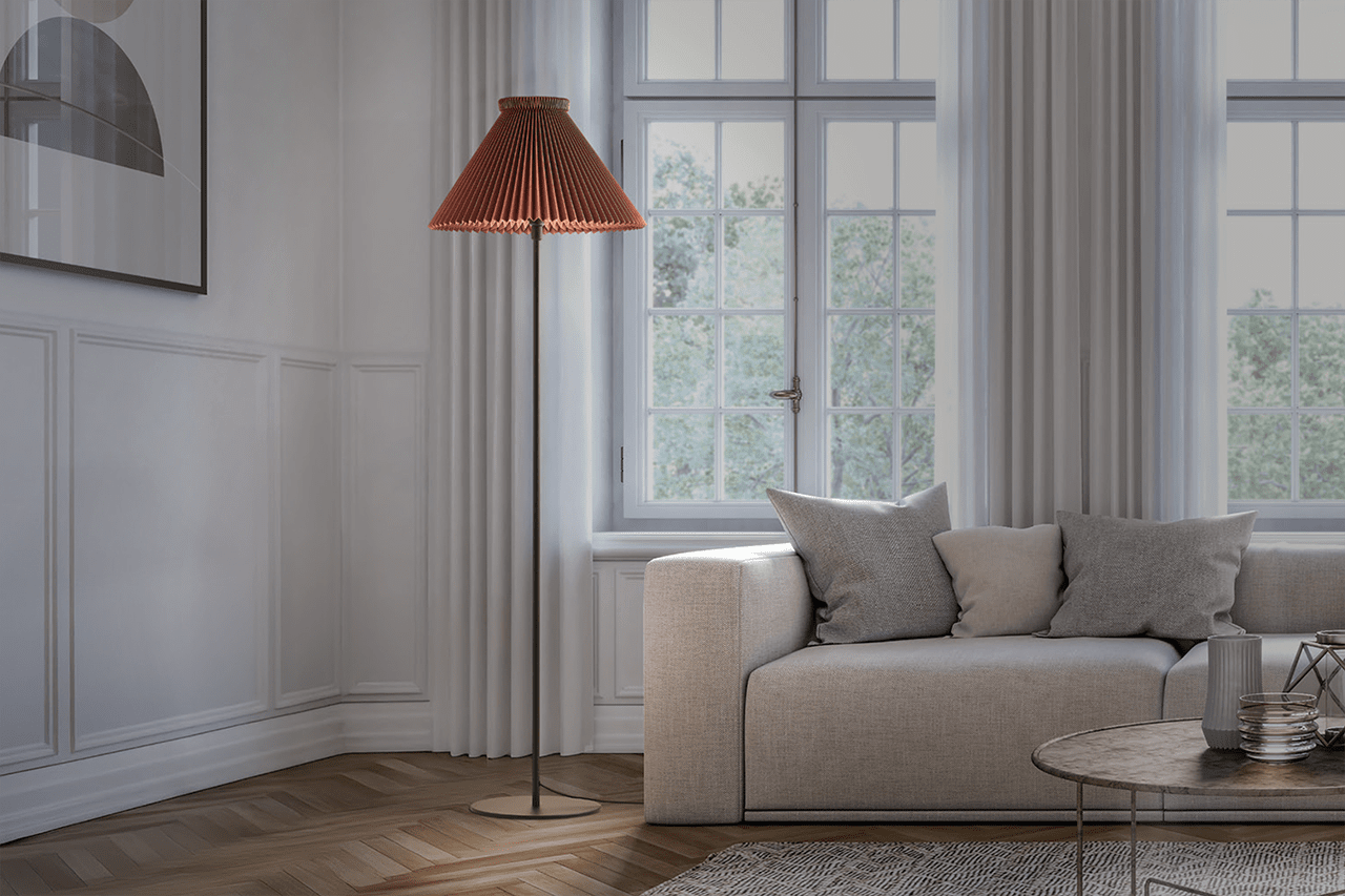 Lampa podłogowa MODEL 334 maślany beżowy z czarną podstawą