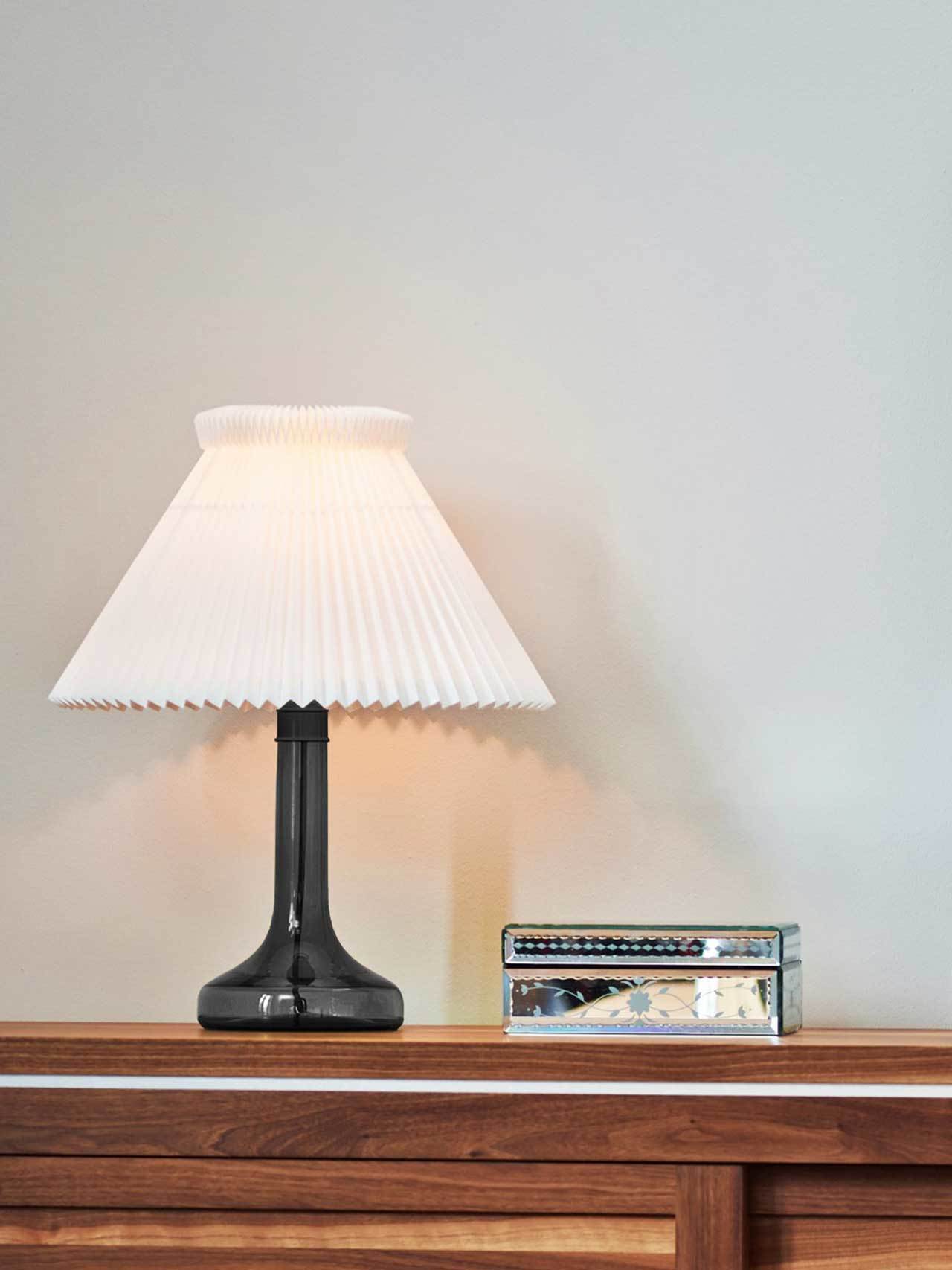 Lampa stołowa MODEL 343 biały z ciemnoszarą podstawą