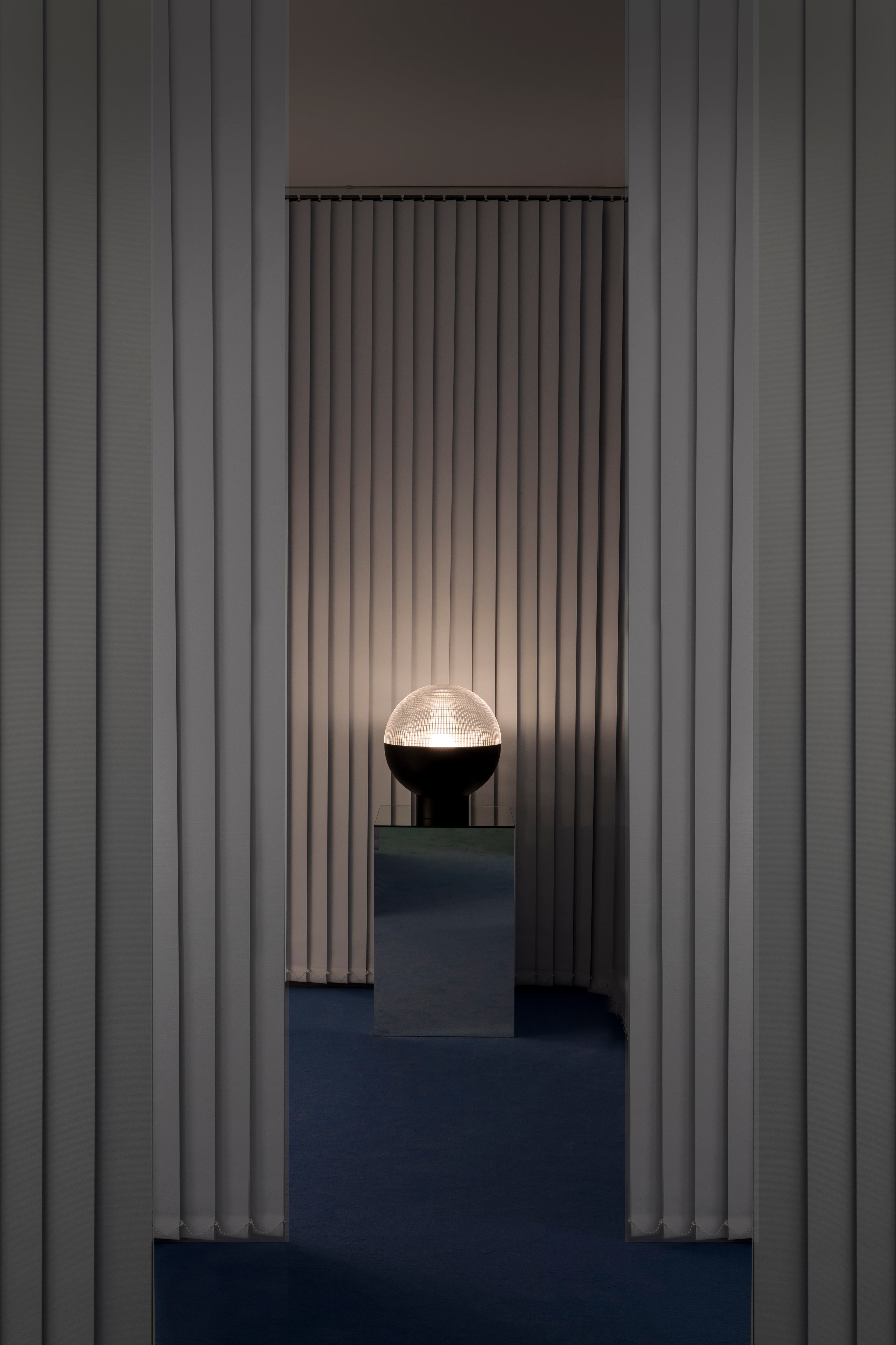Lampa stołowa LENS FLAIR matowy czarny