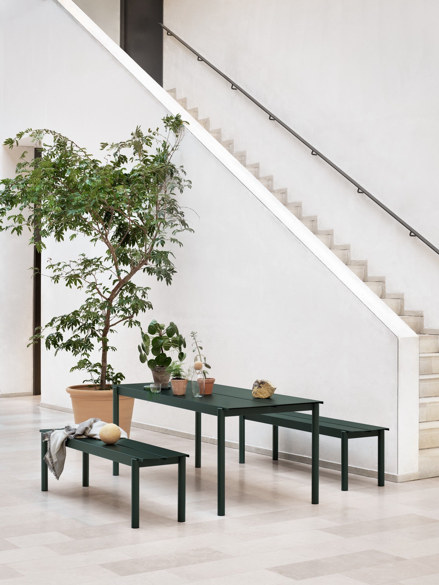 LINEAR Dark Green Steel Outdoor Table