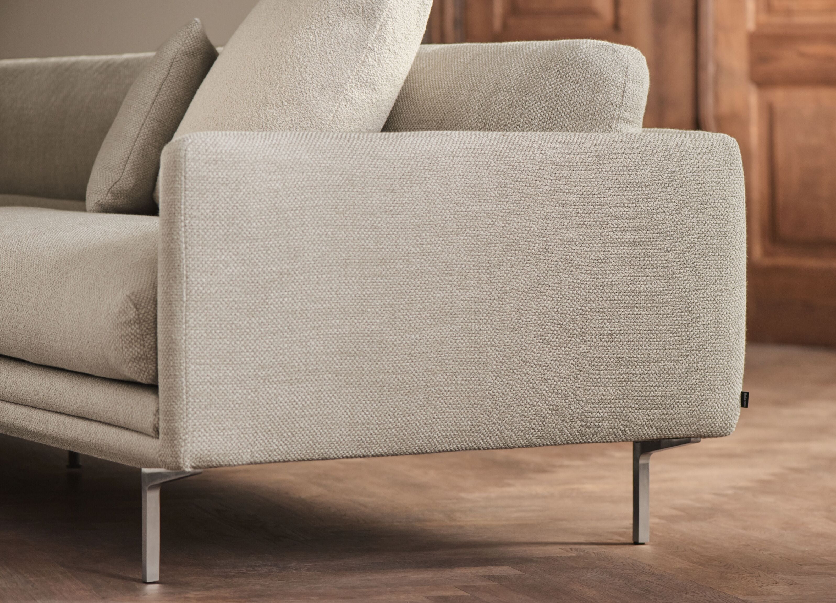 Sofa 2-osobowa LOMI czarna metalowa podstawa