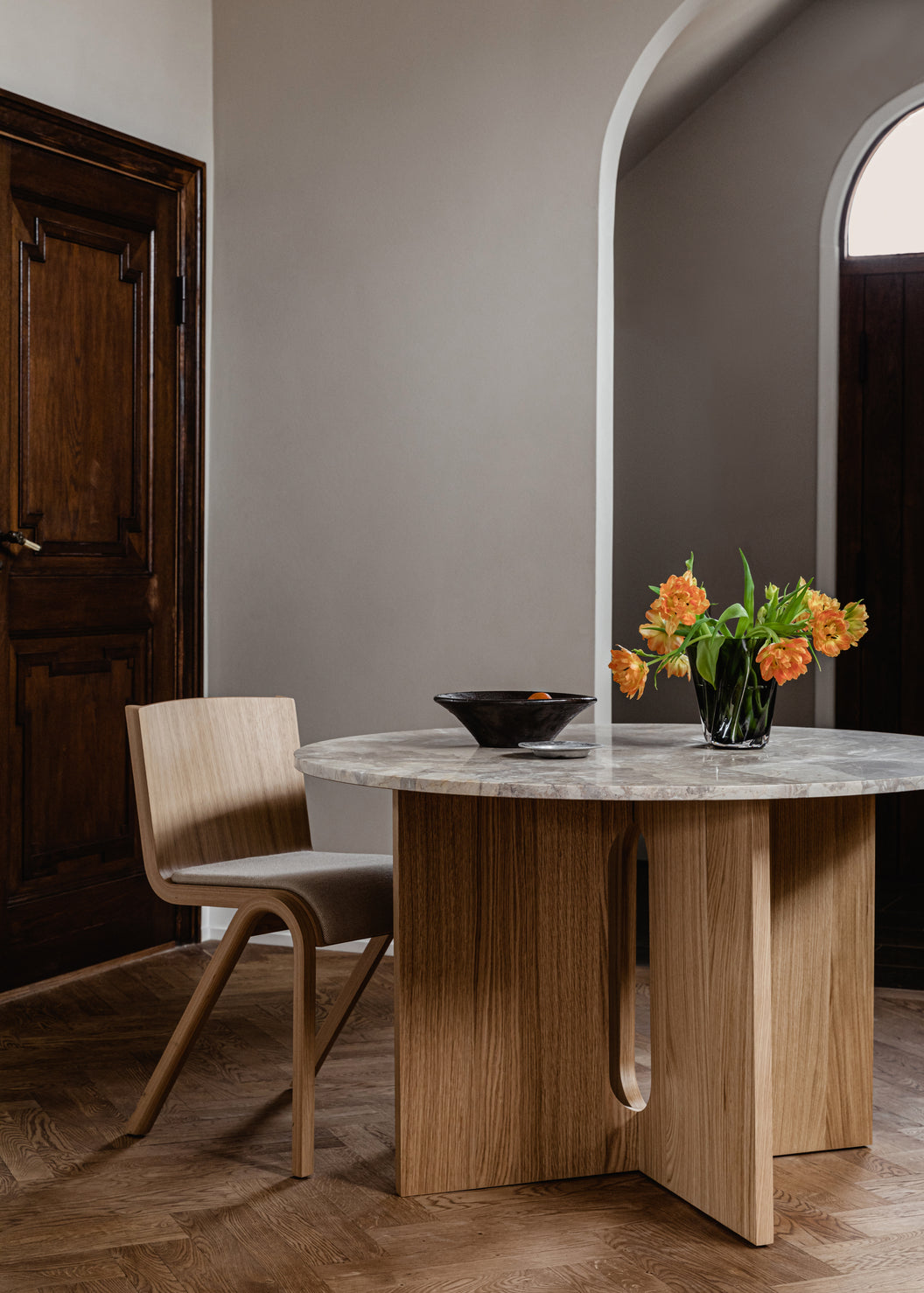 READY chair beige boucle with oak base