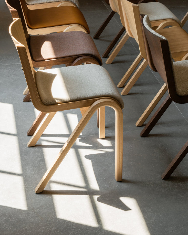 READY chair beige boucle with oak base