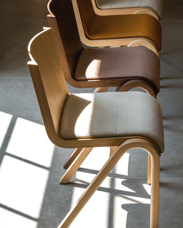 READY chair beige boucle with oak base