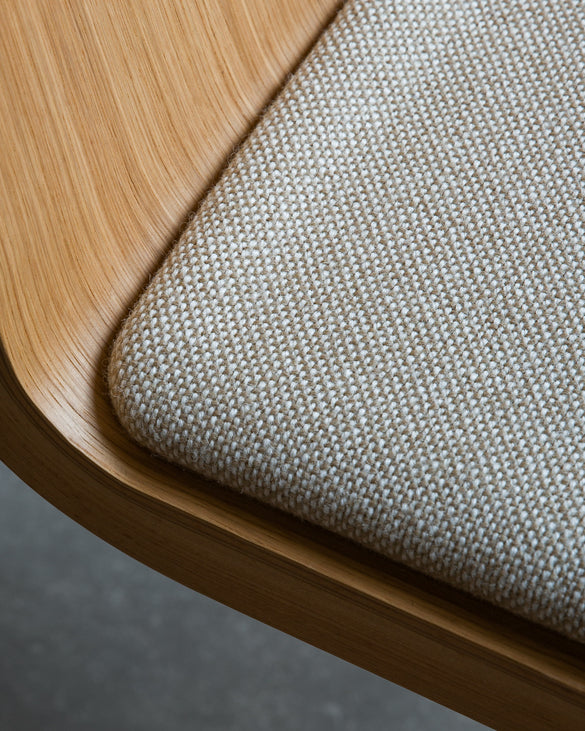 READY chair beige boucle with oak base