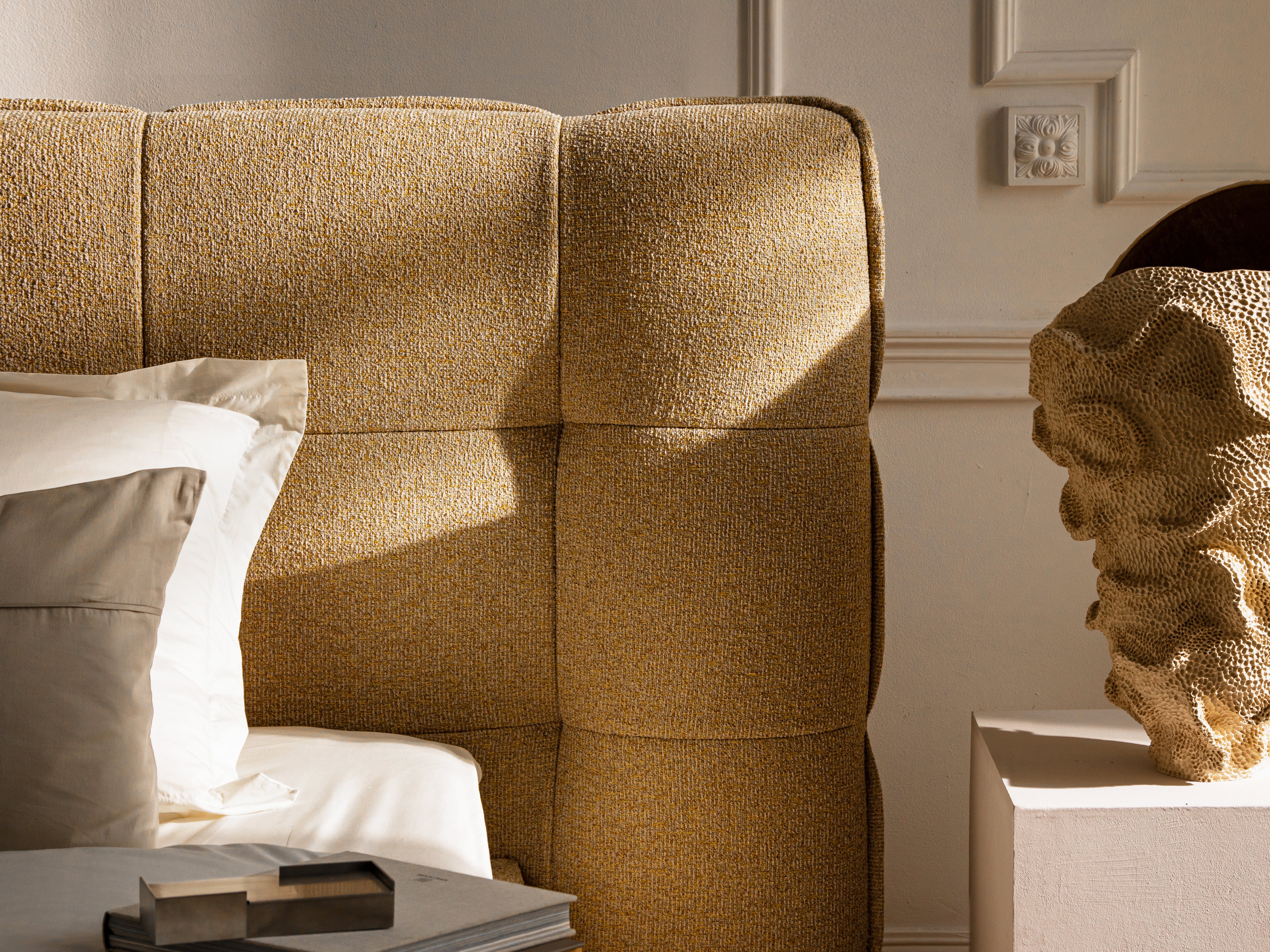 Bett ERIC hellbeige Boucle