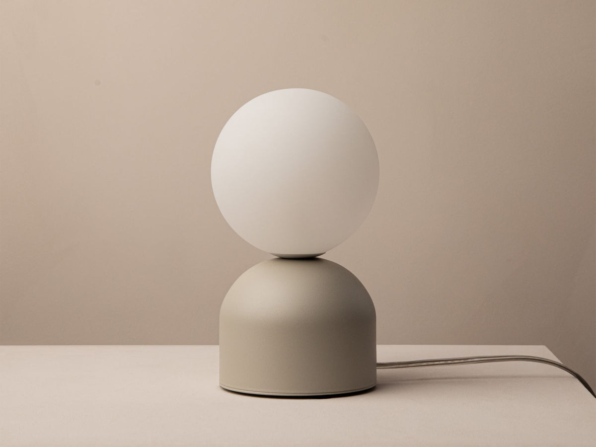 Lampa stołowa ELY beżowy – ujęcie 2