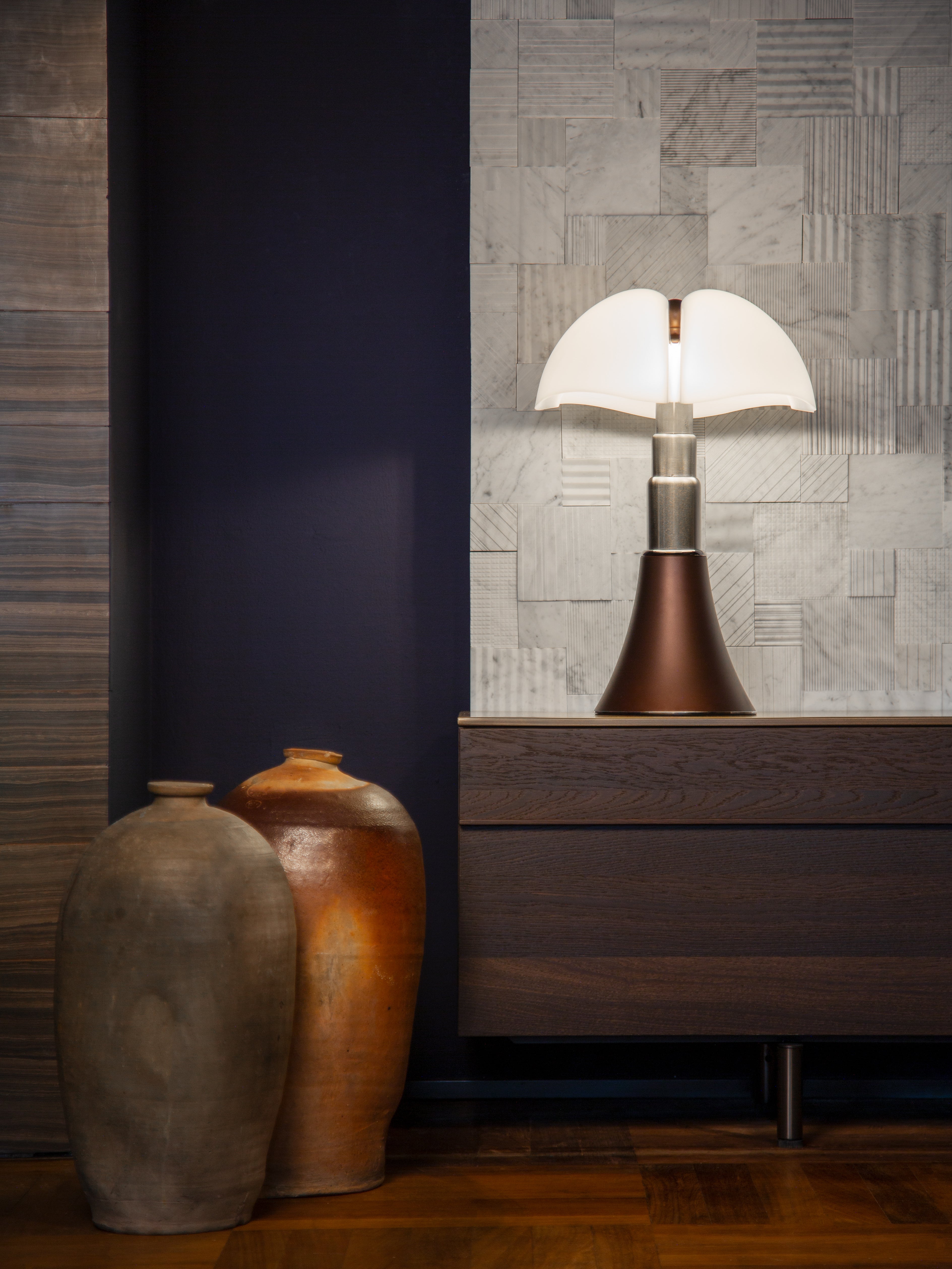 PIPISTRELLO MEDIUM Table Lamp with Opal Shade and Brown Matte Base