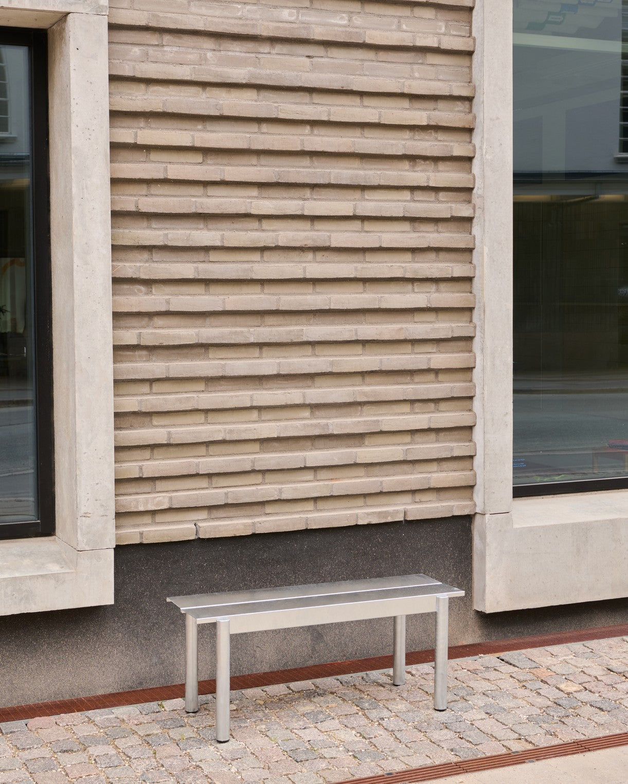 Ławka zewnętrzna LINEAR stal ocynkowana