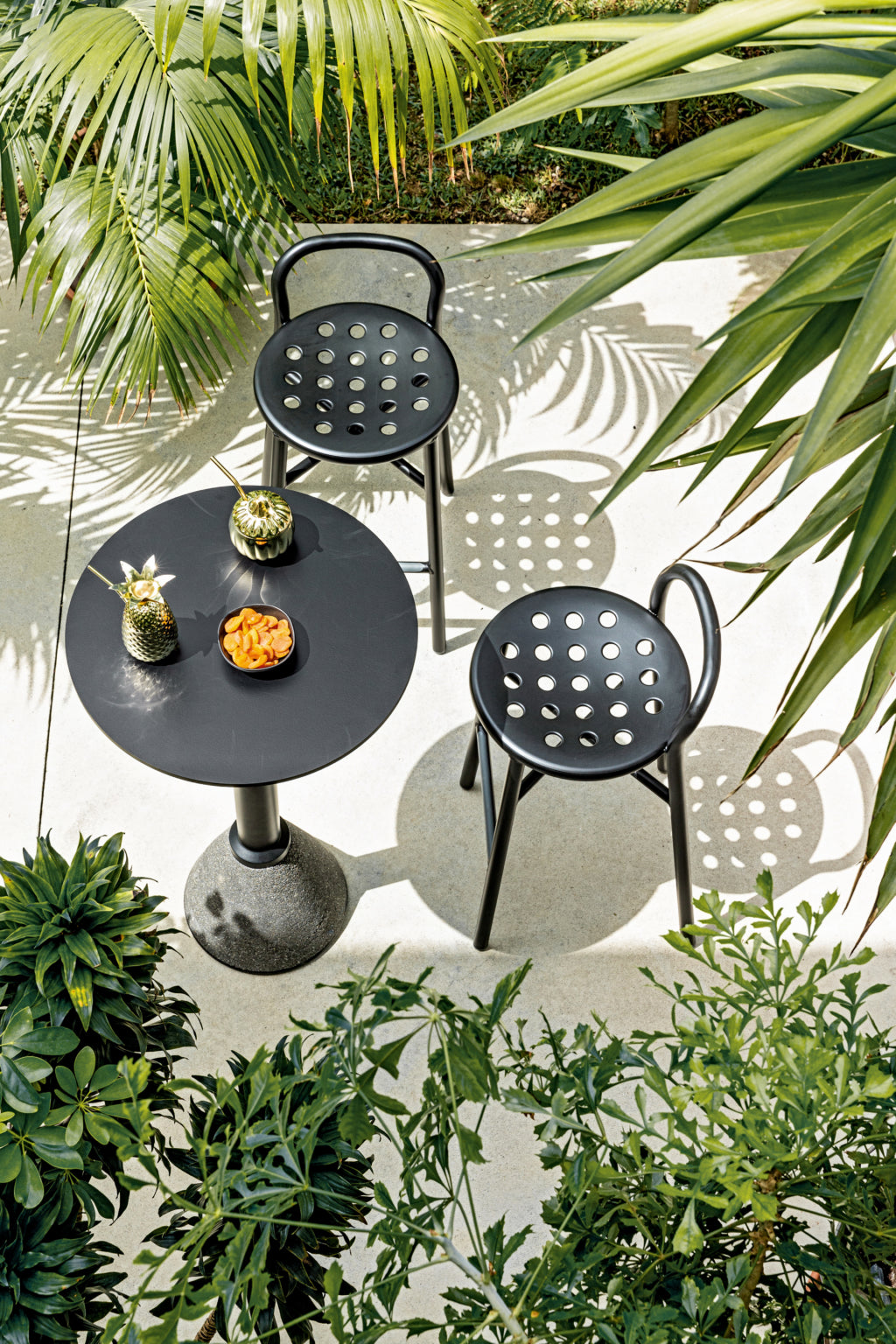 Outdoor stool PIPE white