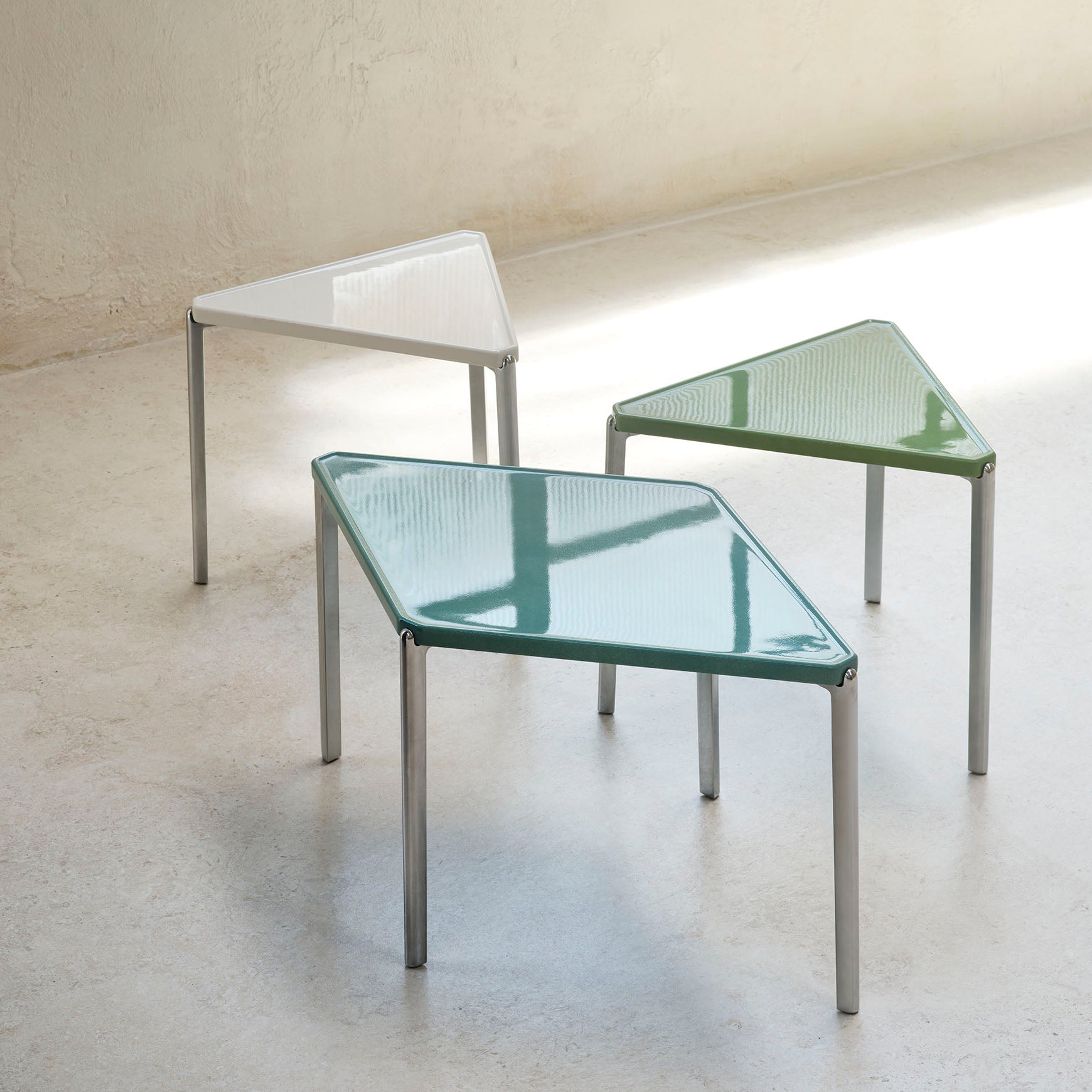 TAMBOUR Beistelltisch blauer Beton
