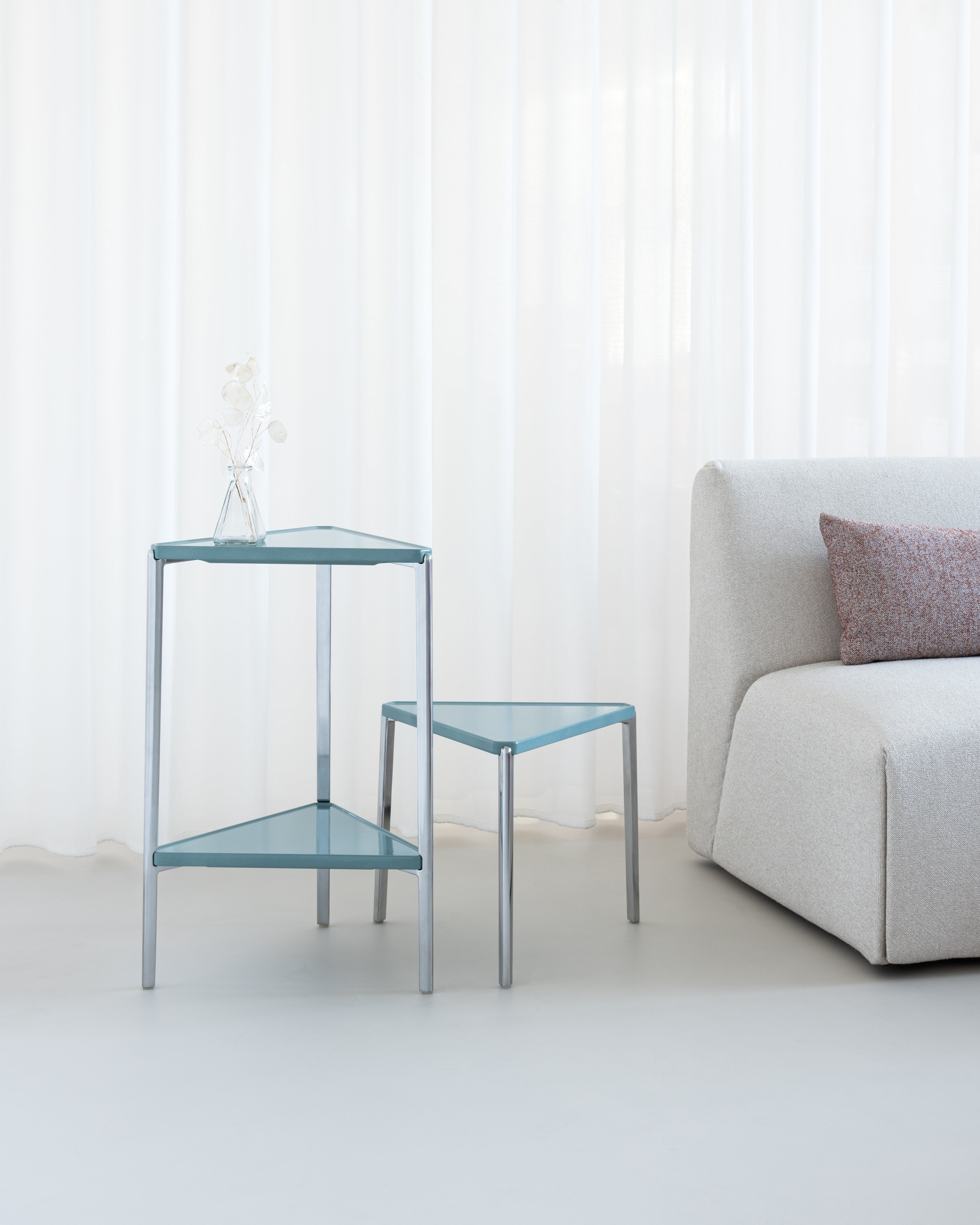 TAMBOUR Beistelltisch blauer Beton