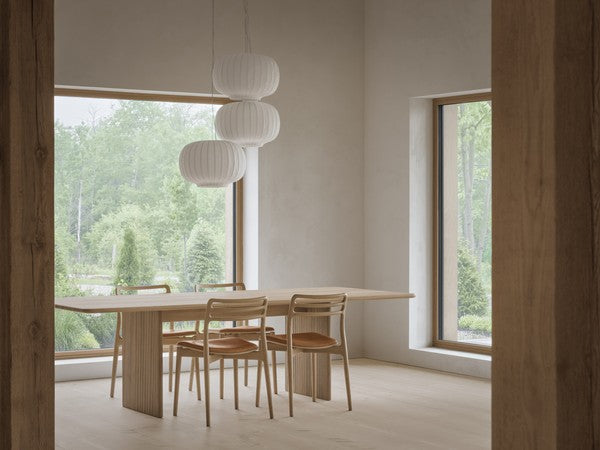 Tisch CABIN grauer Kalksteinplatte mit heller Eichenbasis