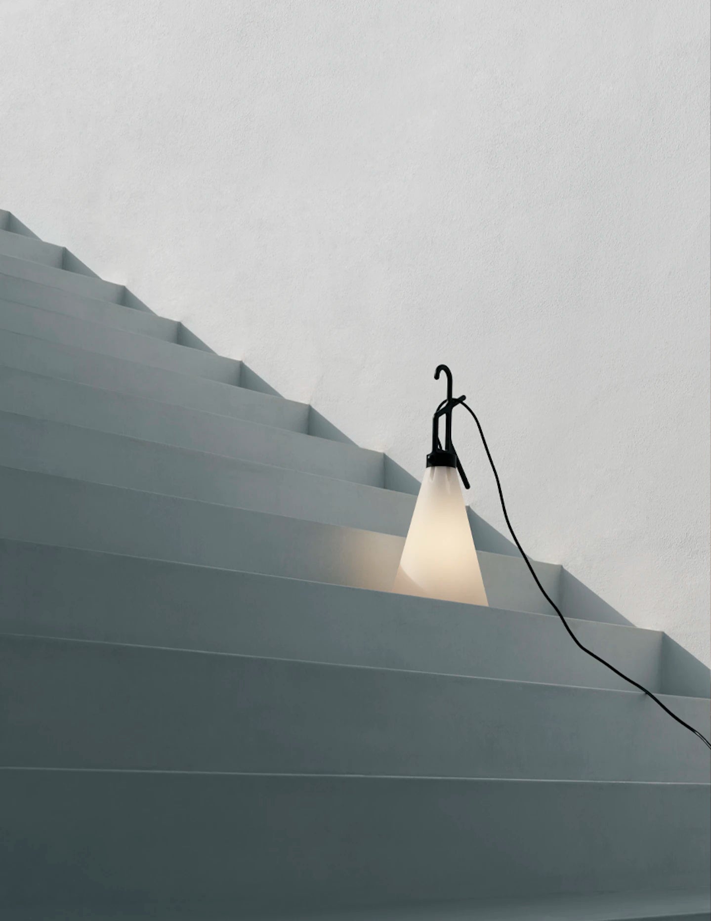 MAYDAY Black Outdoor Lamp