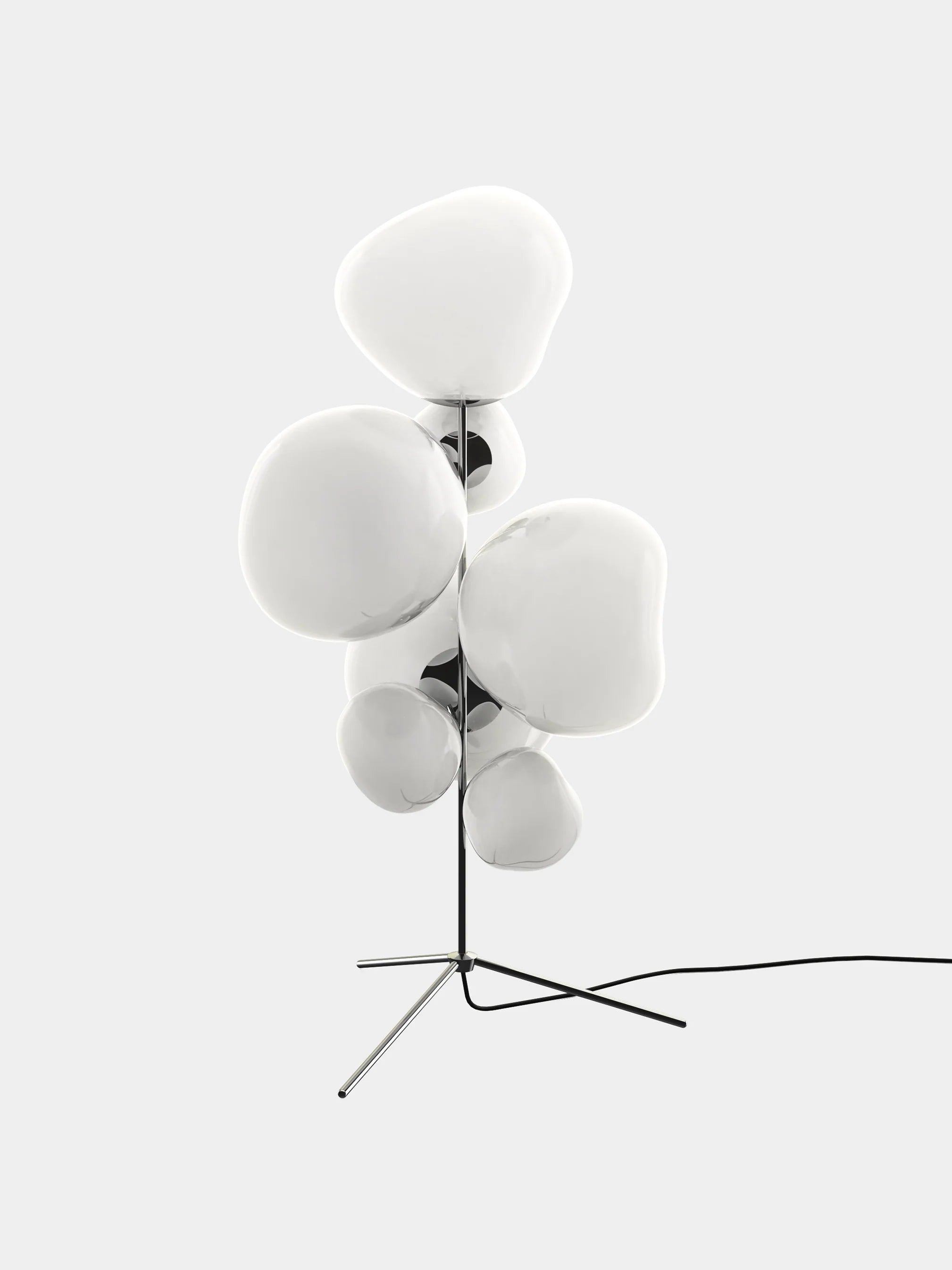 Lampa podłogowa MELT opalowy ze srebrnym wykończeniem