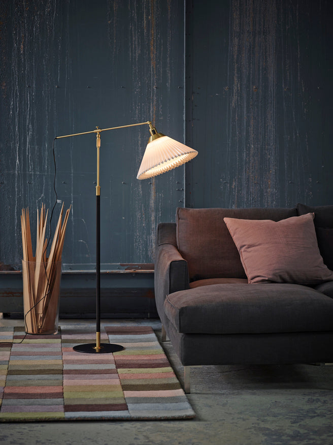 Lampa podłogowa MODEL 349 biały z czarno-złotą podstawą