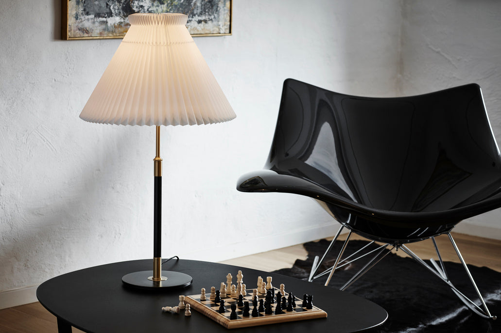 Lampa stołowa MODEL 352 biały z czarno-złotą podstawą