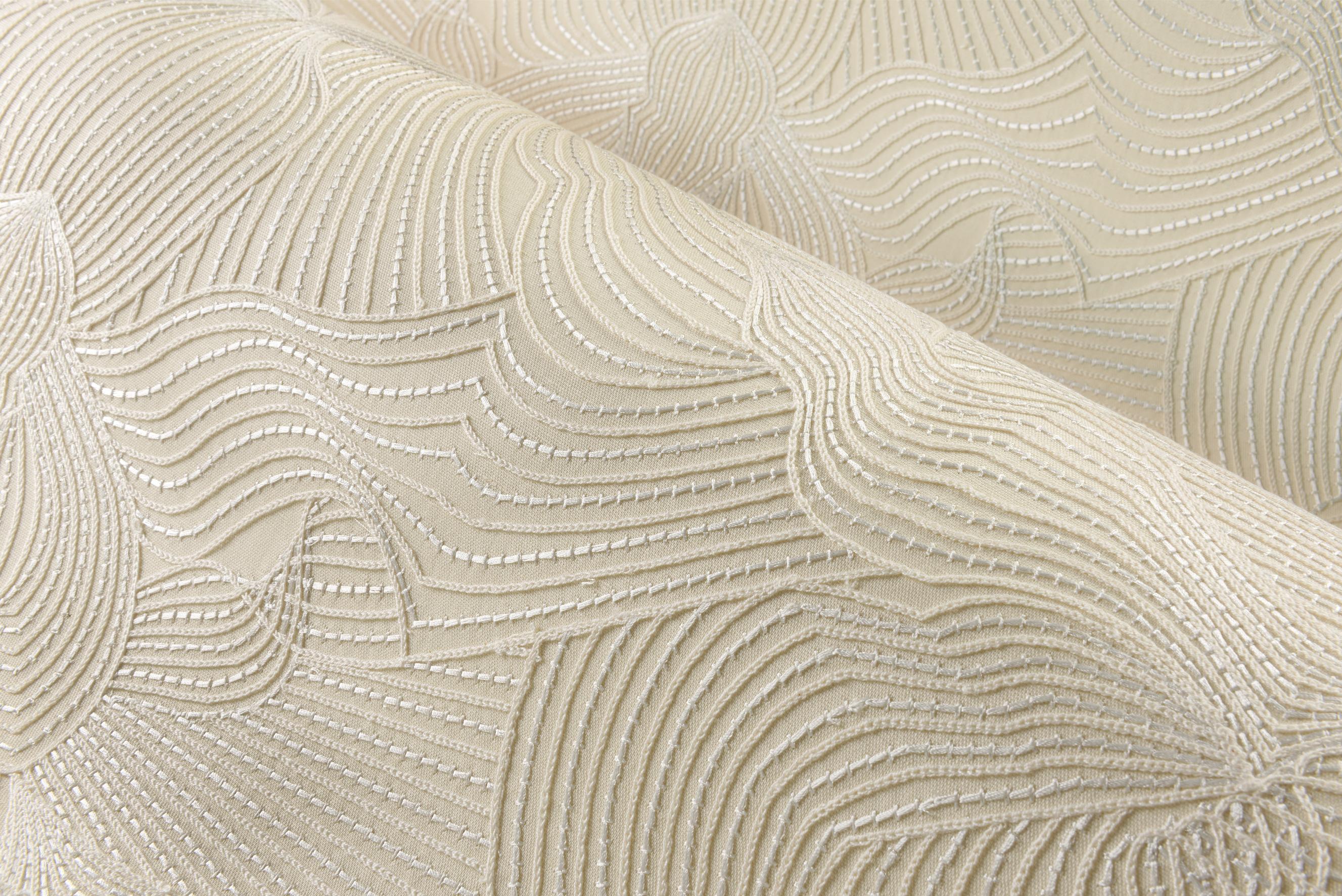 Tapeta tekstylna z abstrakcyjnym wzorem haftowana z efektem mory TECHNO BEE EMBROIDERED kość słoniowa