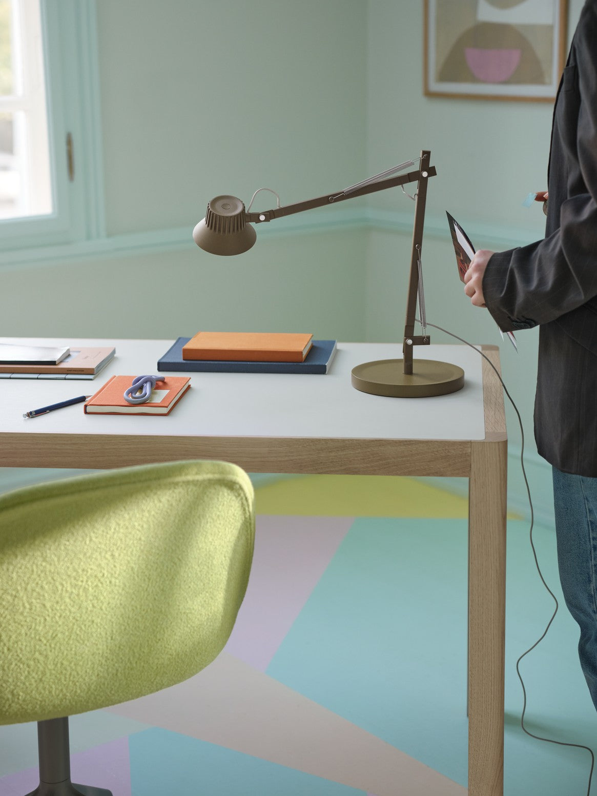 Stół WORKSHOP szare linoleum z dębową podstawą