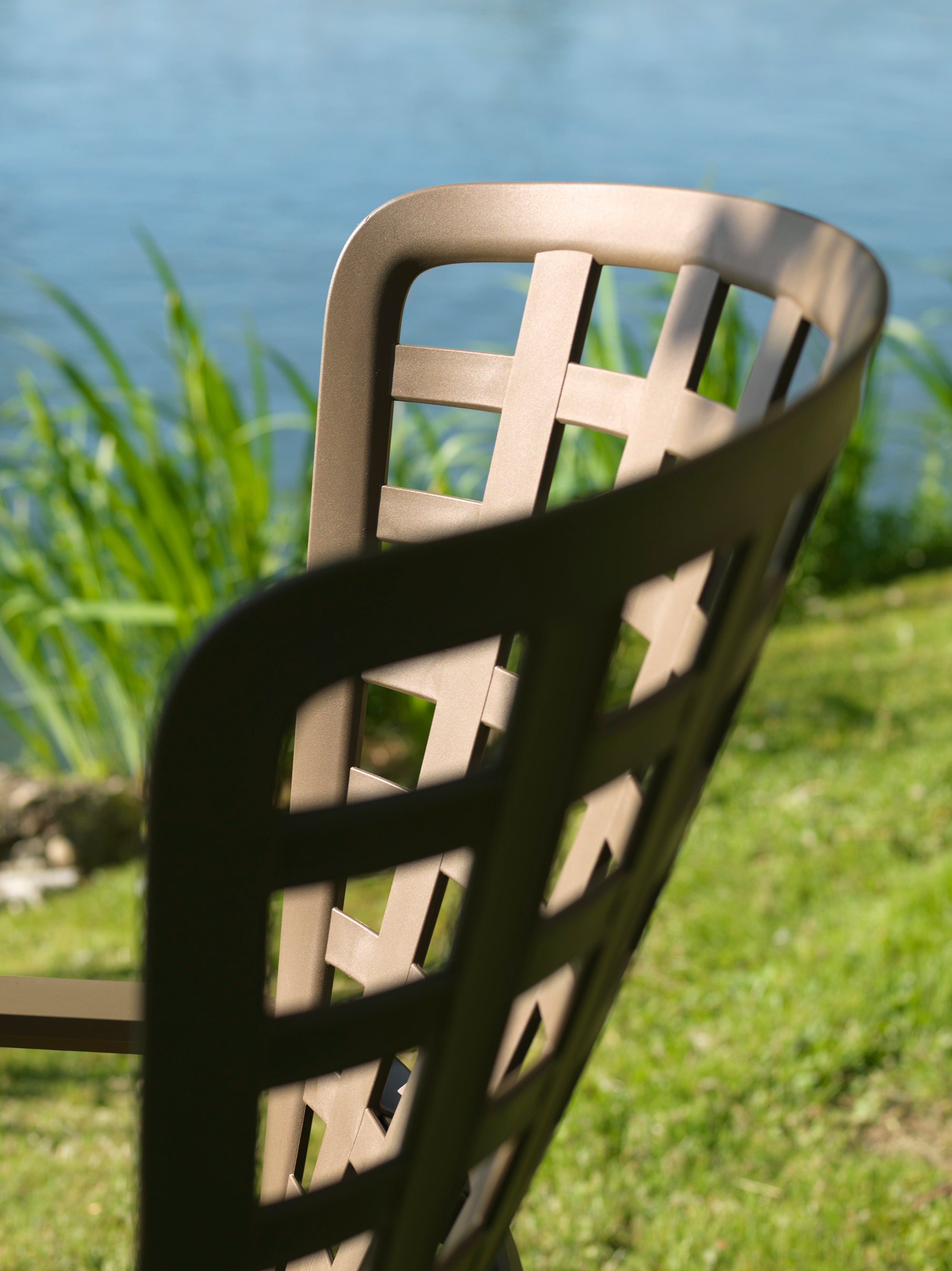 FOLIO Outdoor Armchair in Brown